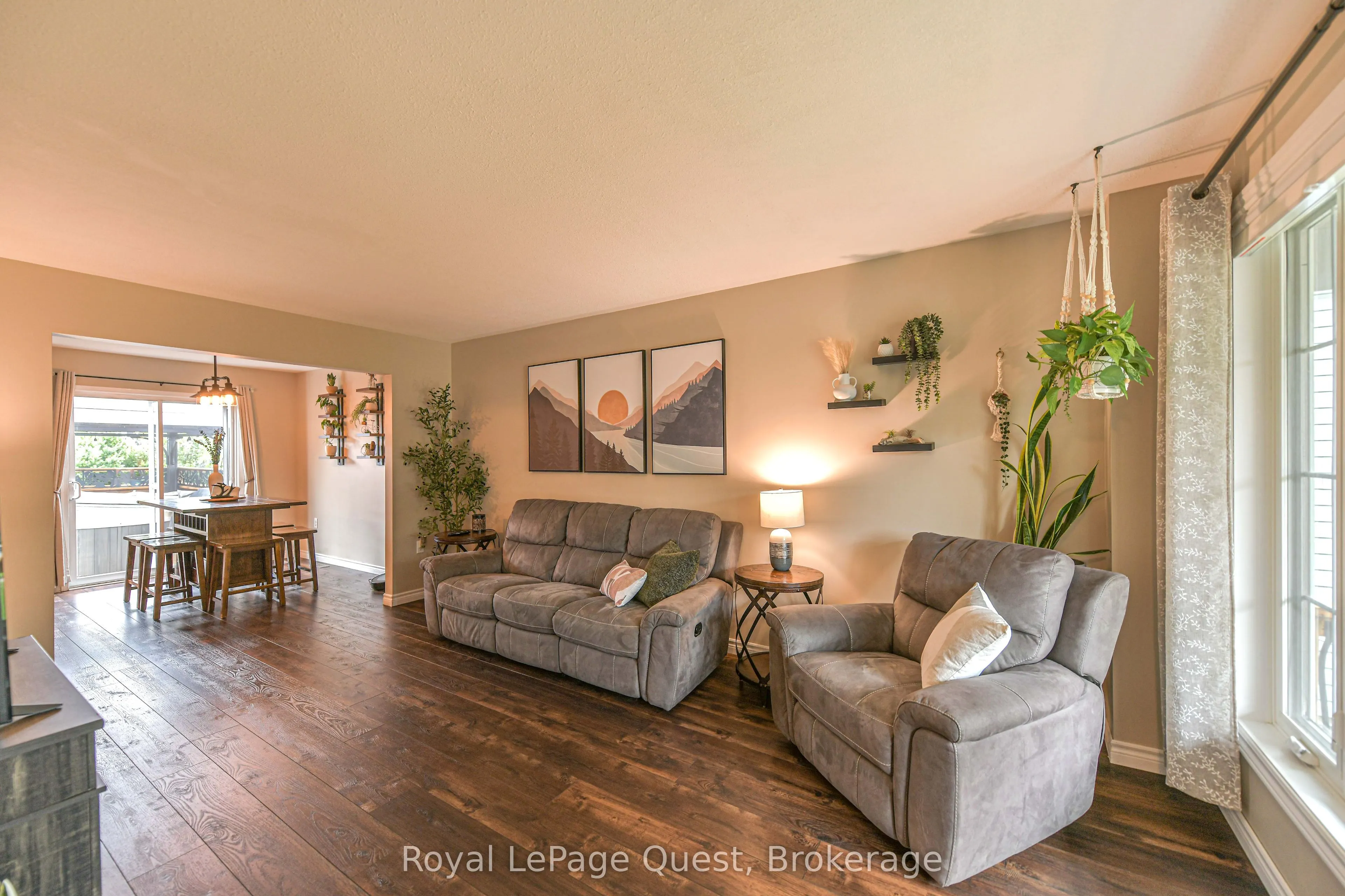 46 Courtney Crescent