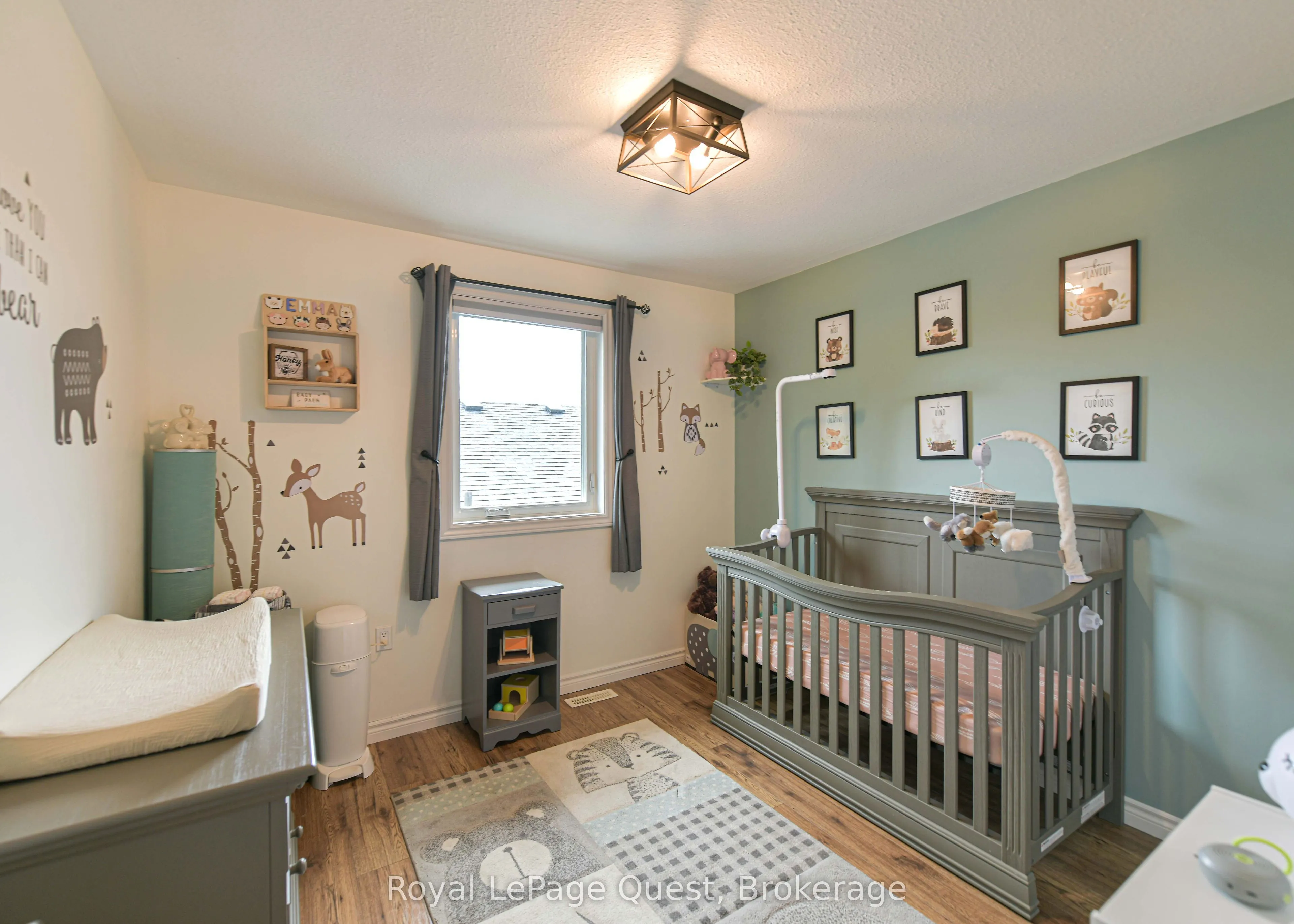 46 Courtney Crescent