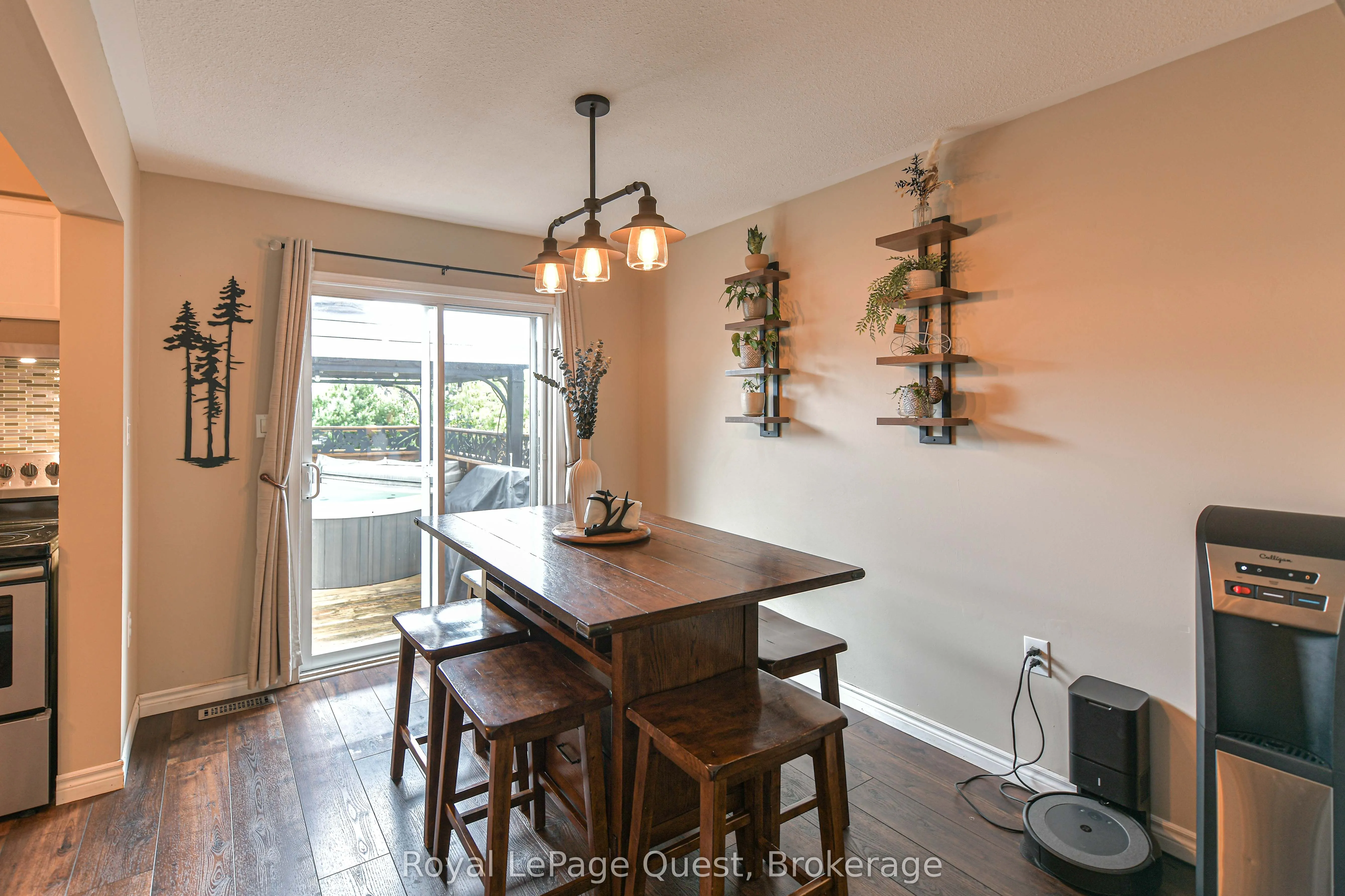 46 Courtney Crescent