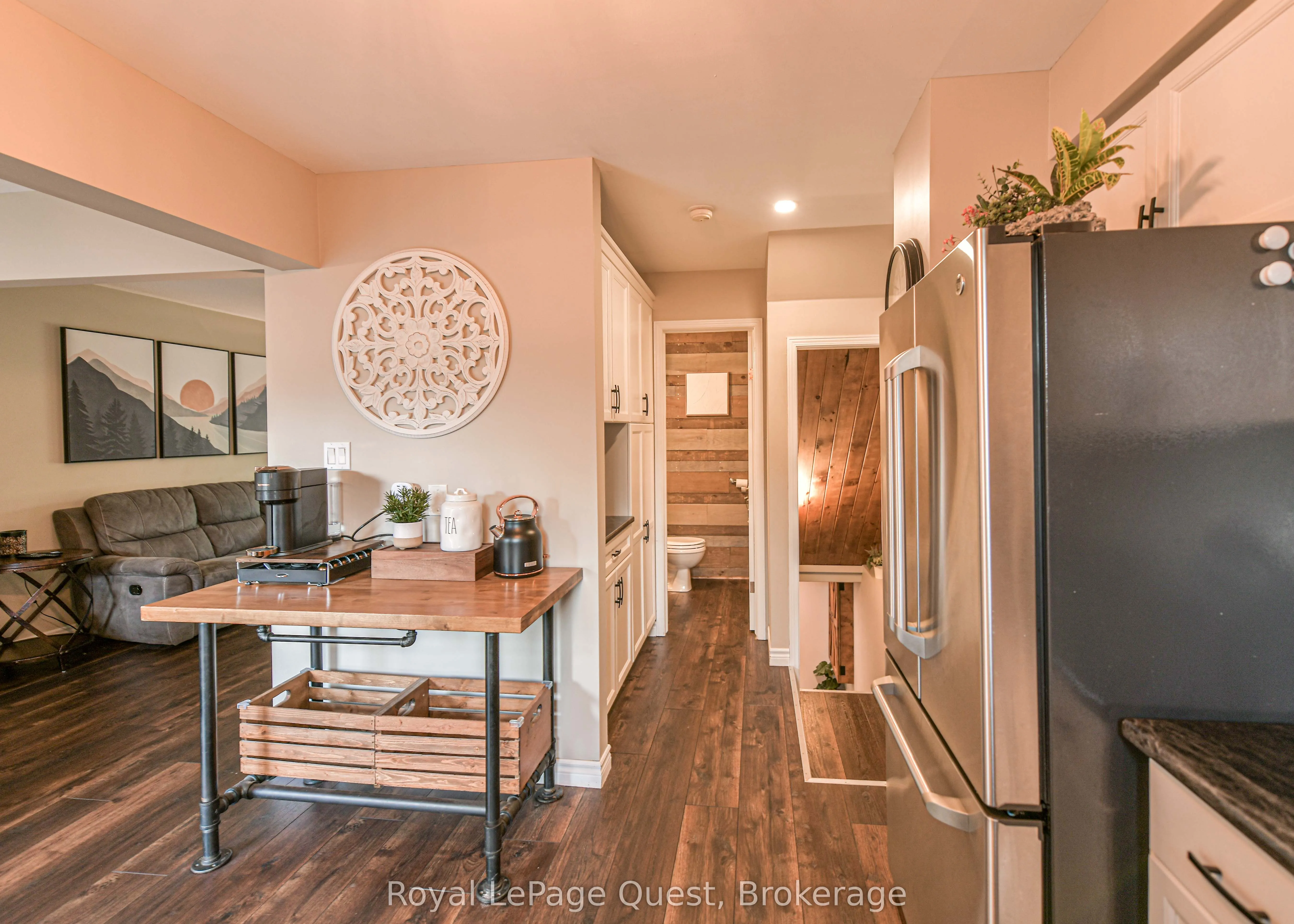 46 Courtney Crescent