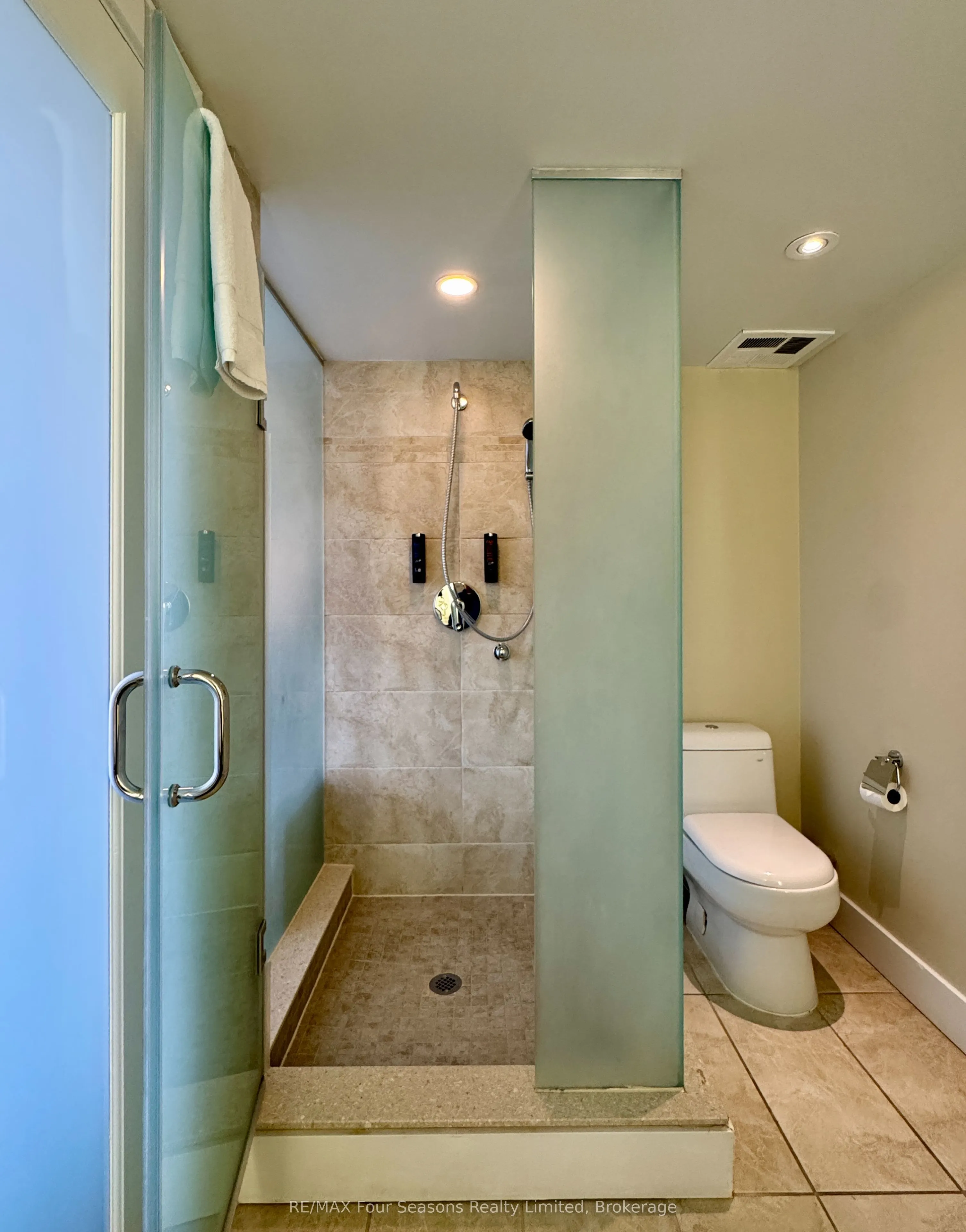 9 Harbour Street E, #5209