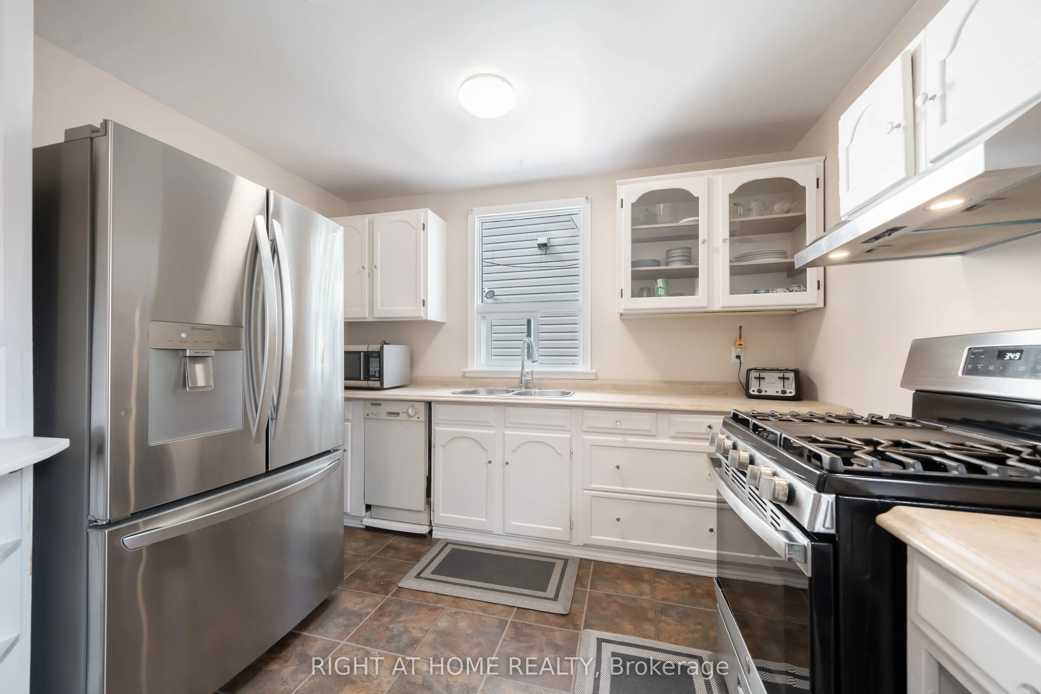 3392 Coronation Avenue