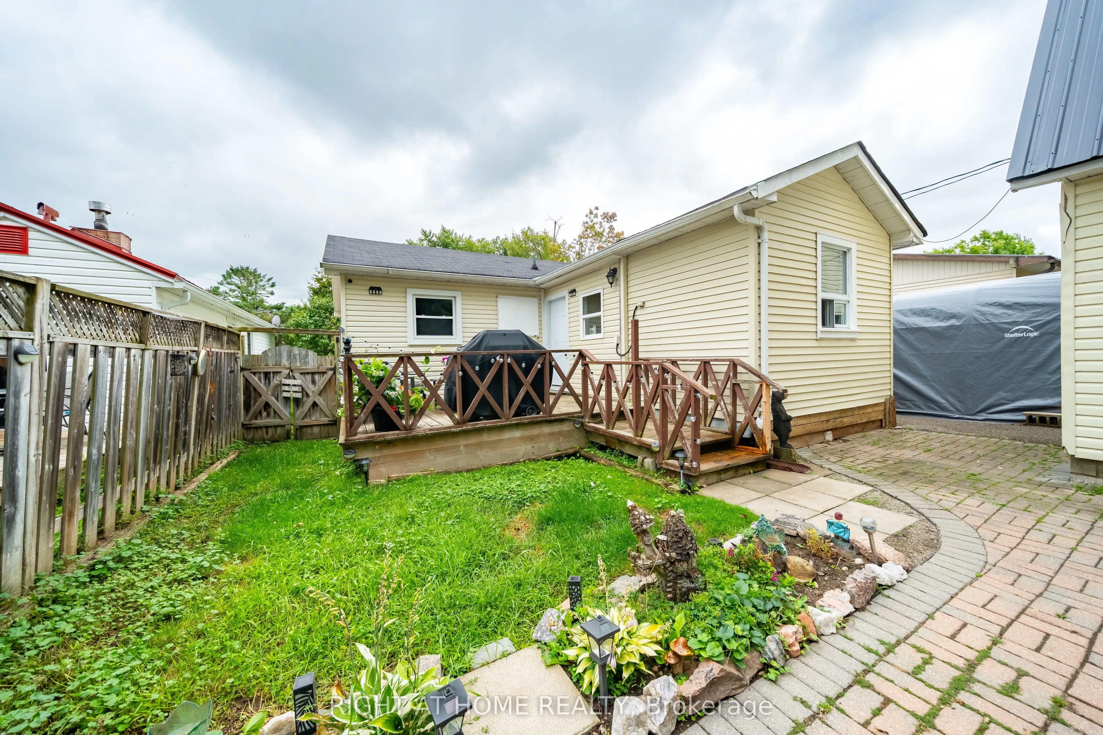 3392 Coronation Avenue