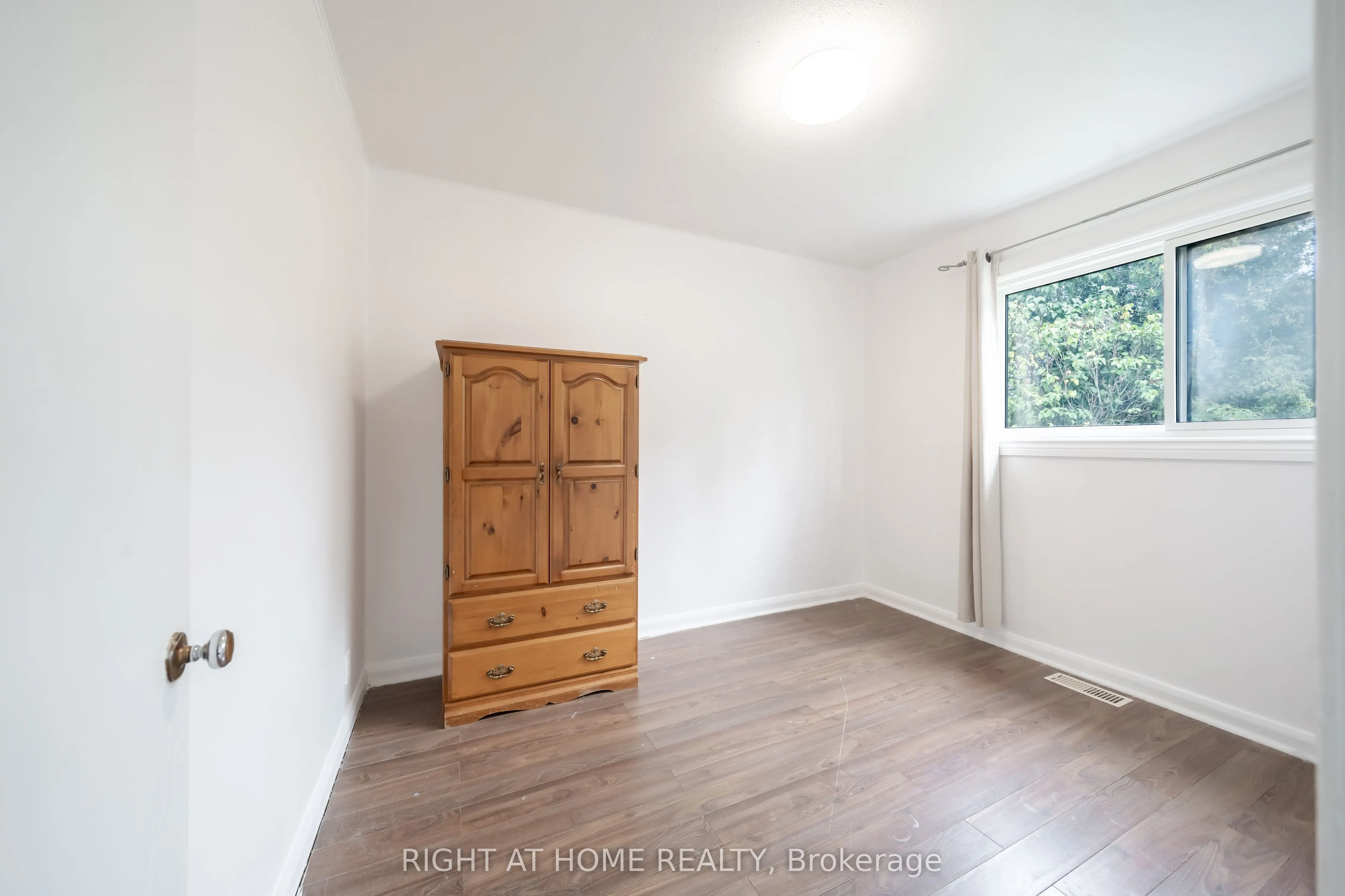 3392 Coronation Avenue