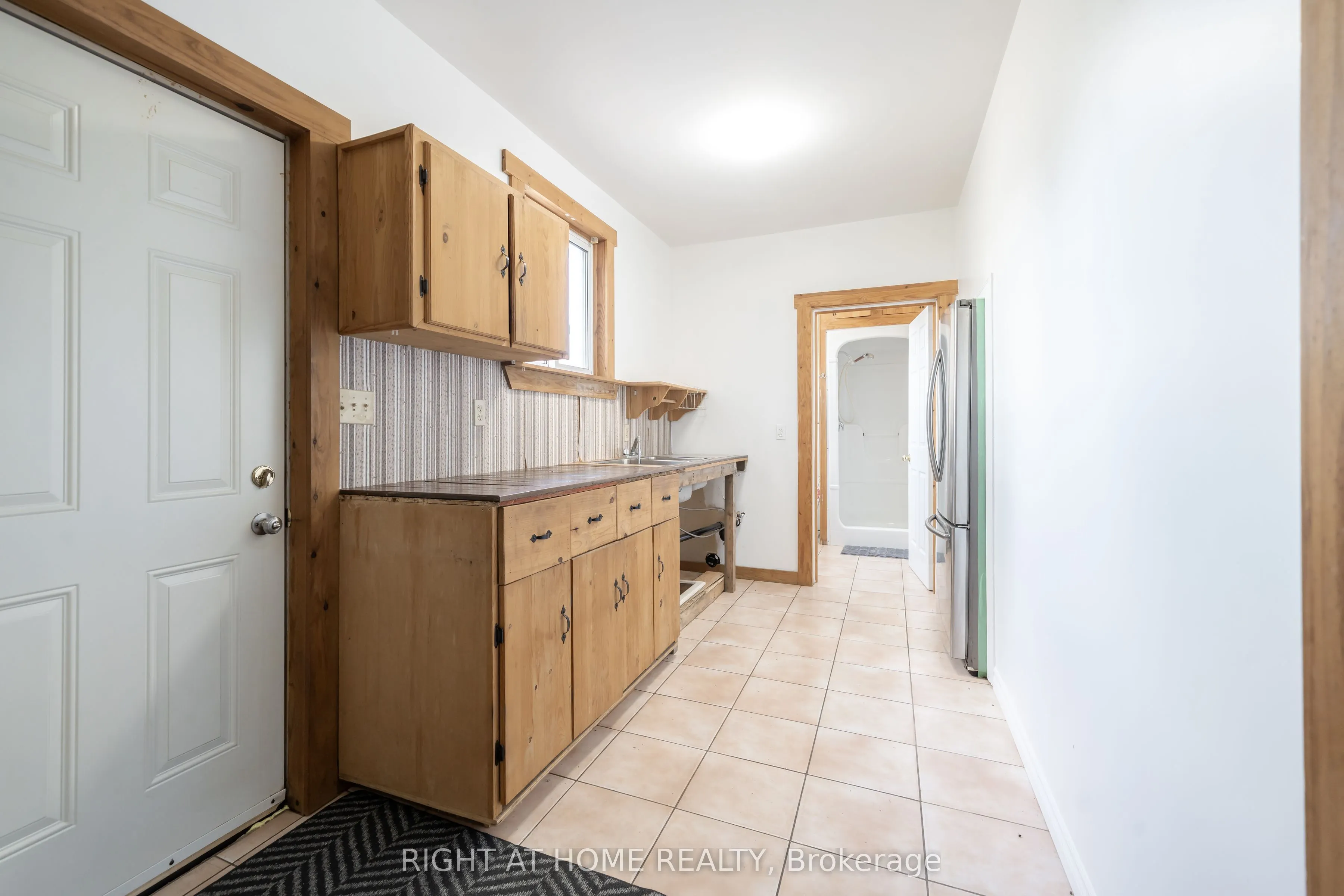 3392 Coronation Avenue