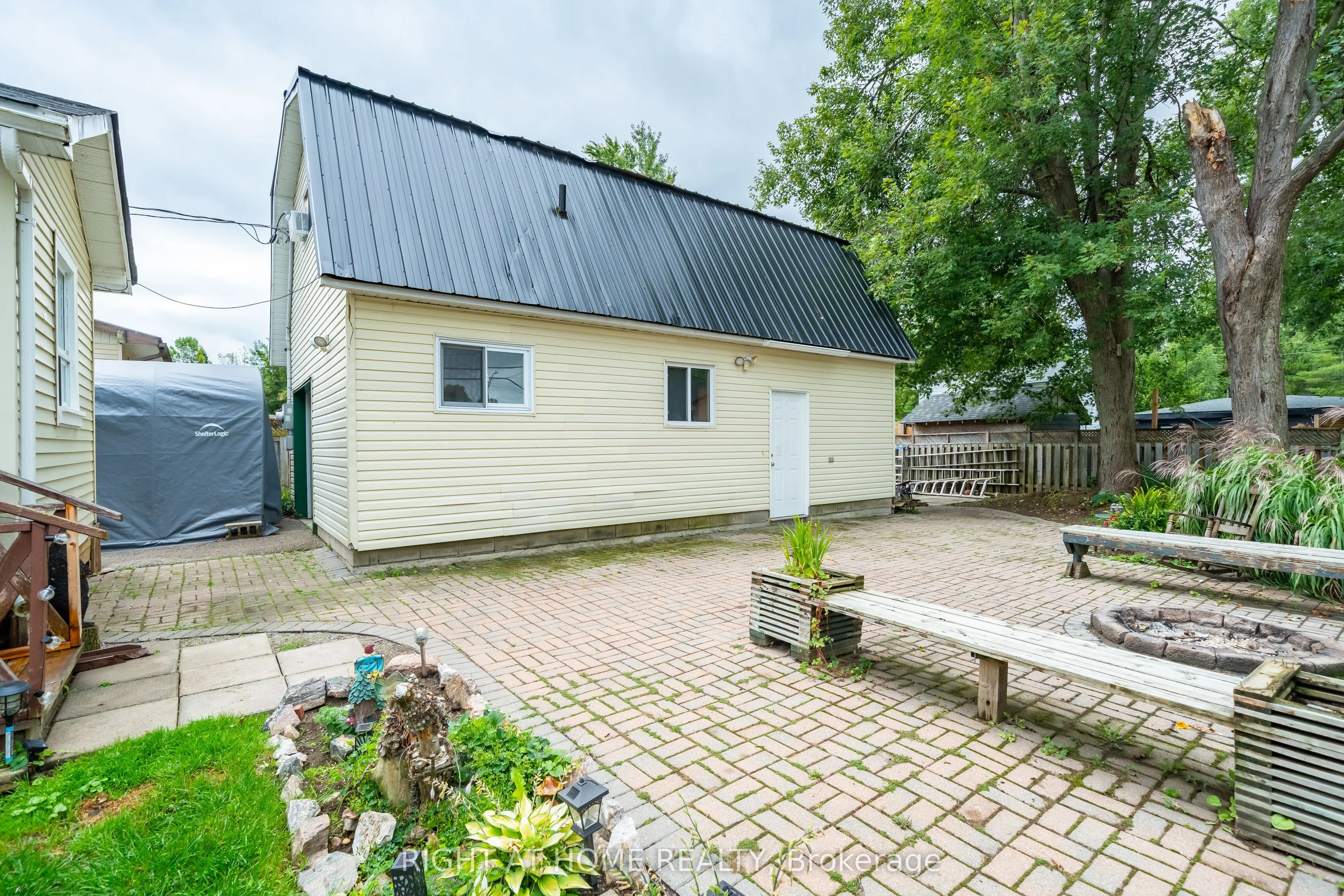 3392 Coronation Avenue