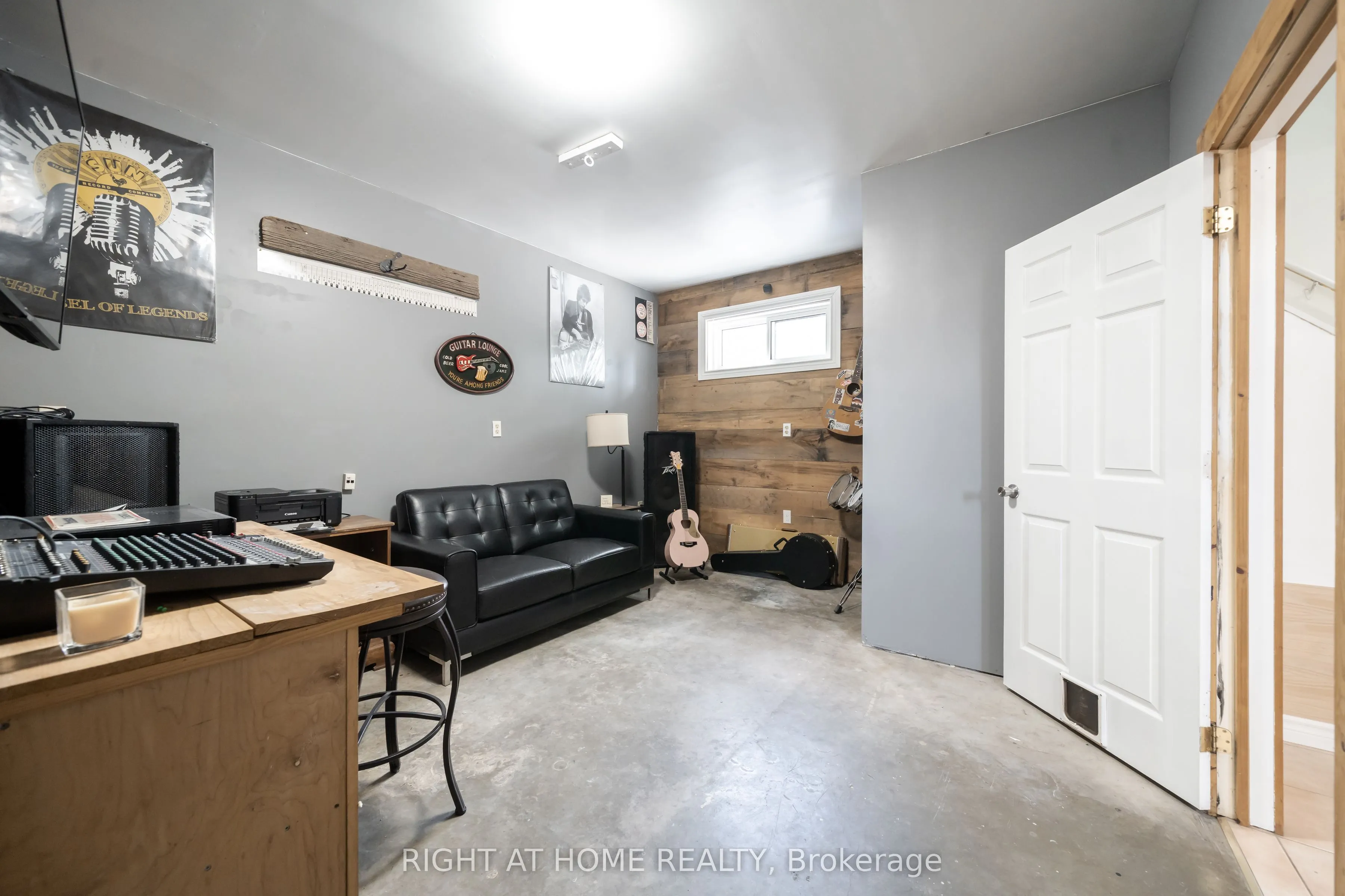 3392 Coronation Avenue