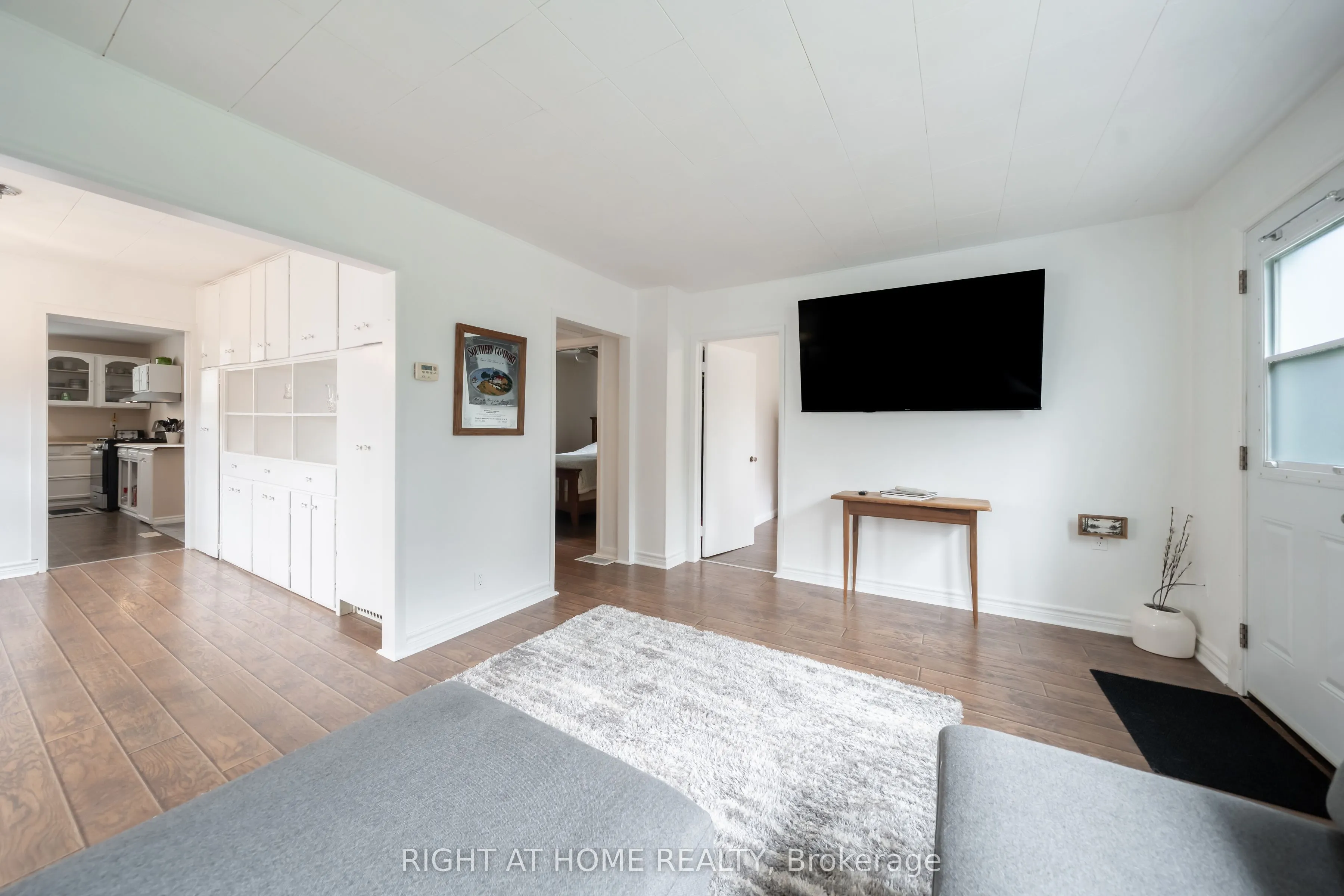 3392 Coronation Avenue