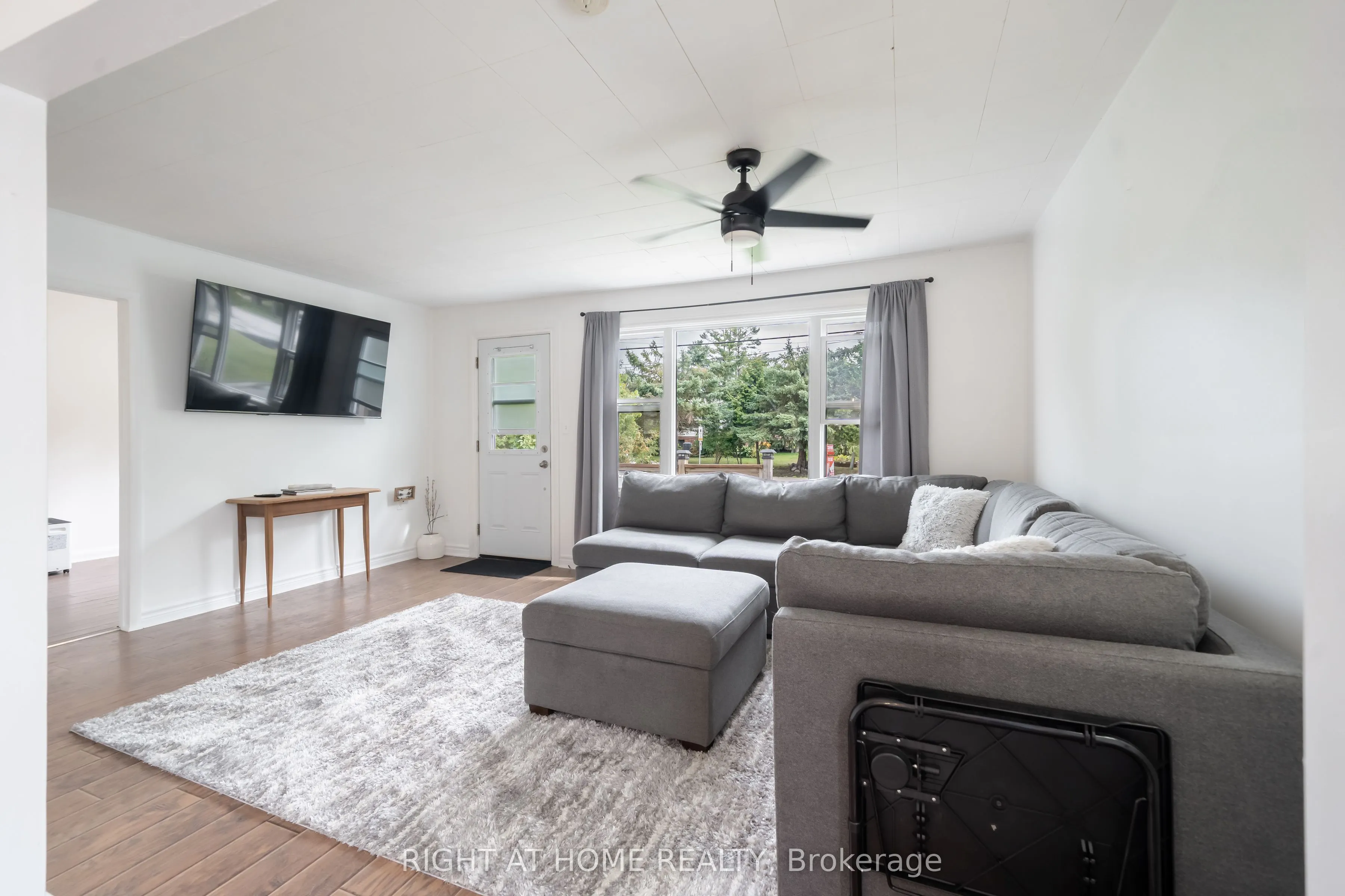 3392 Coronation Avenue