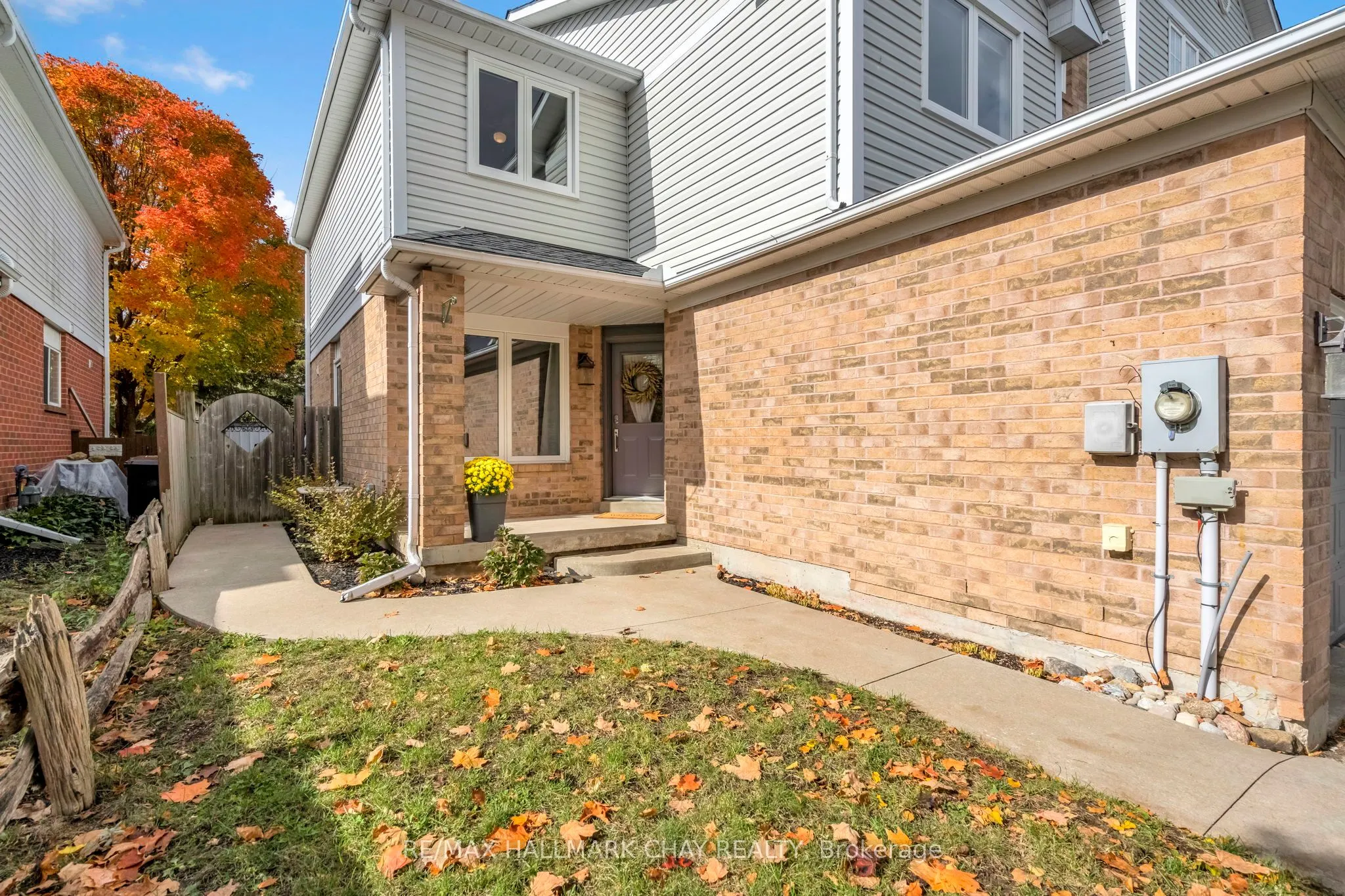 104 Pickett Crescent