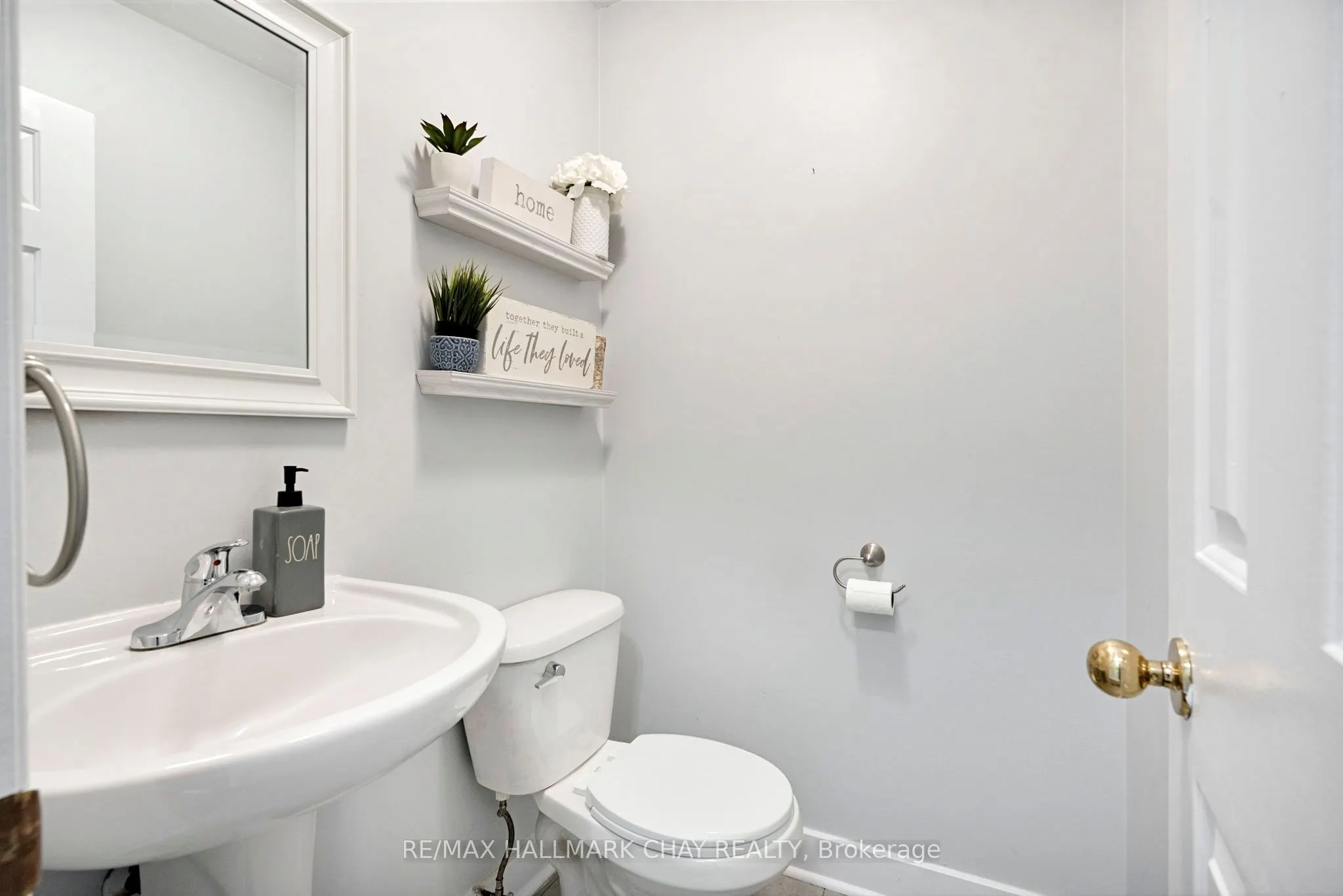 104 Pickett Crescent