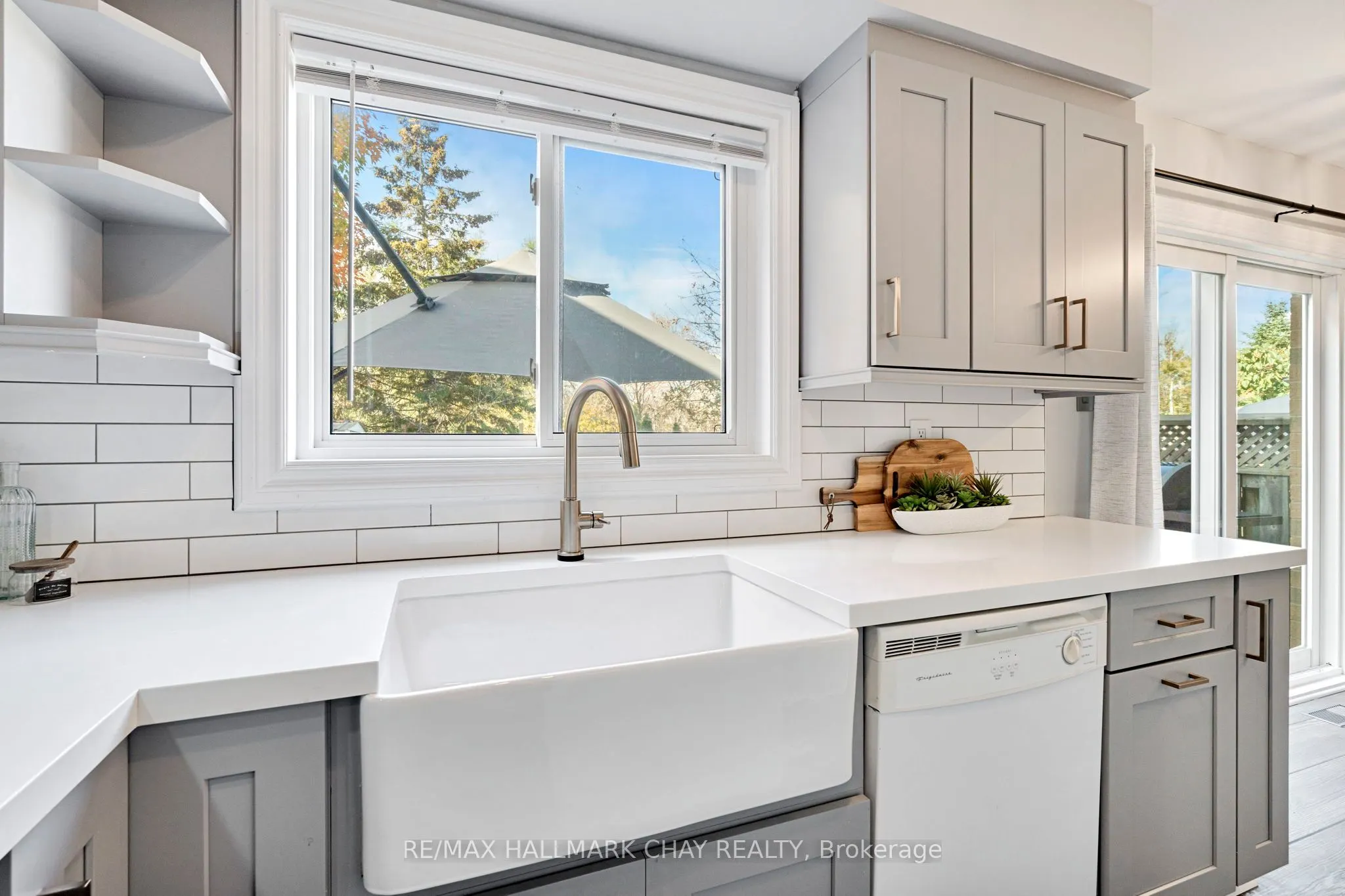 104 Pickett Crescent