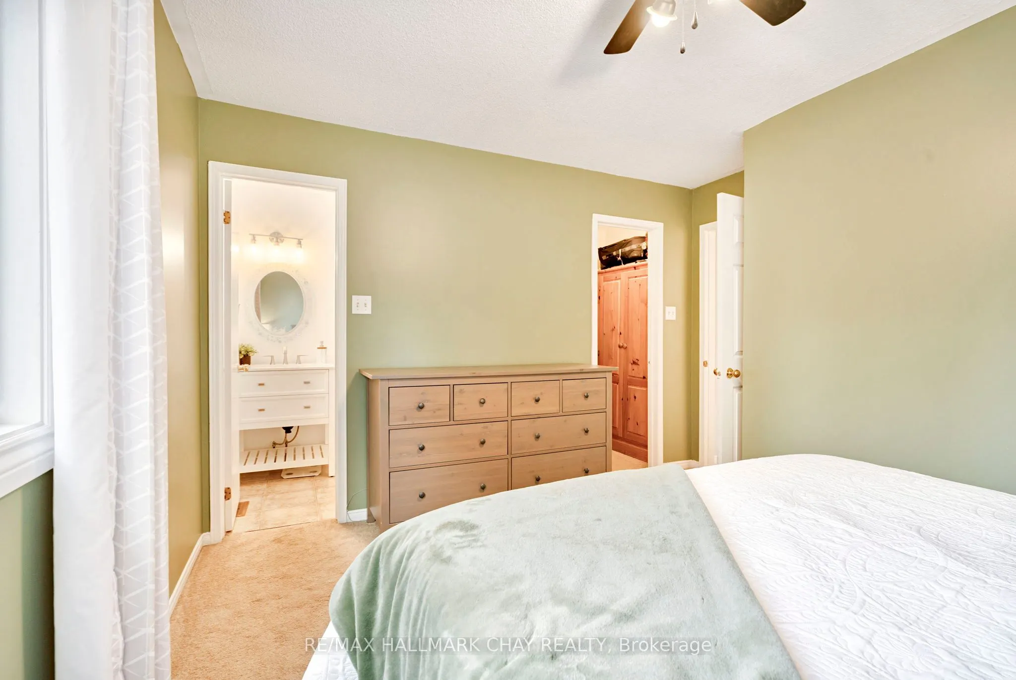 104 Pickett Crescent