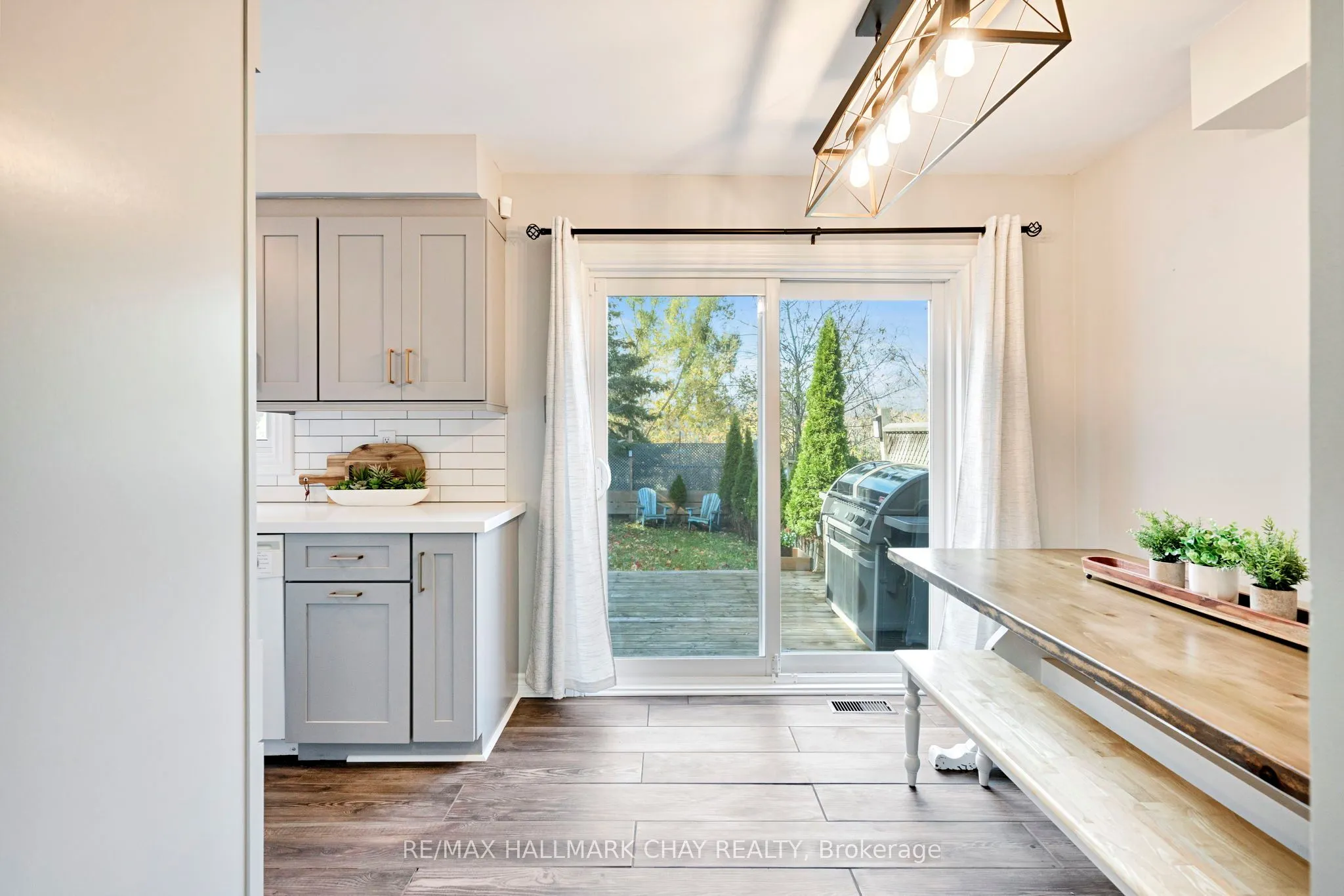 104 Pickett Crescent