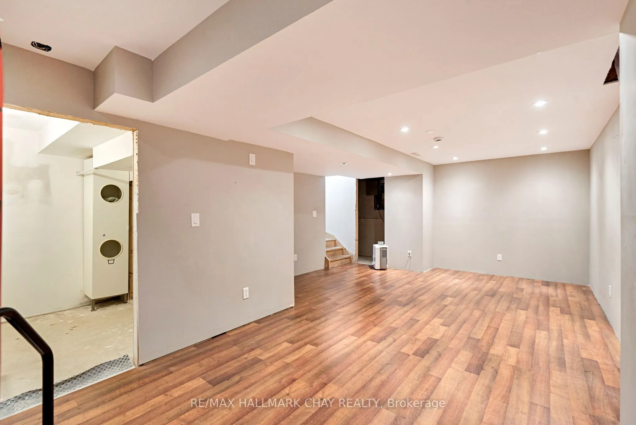 104 Pickett Crescent