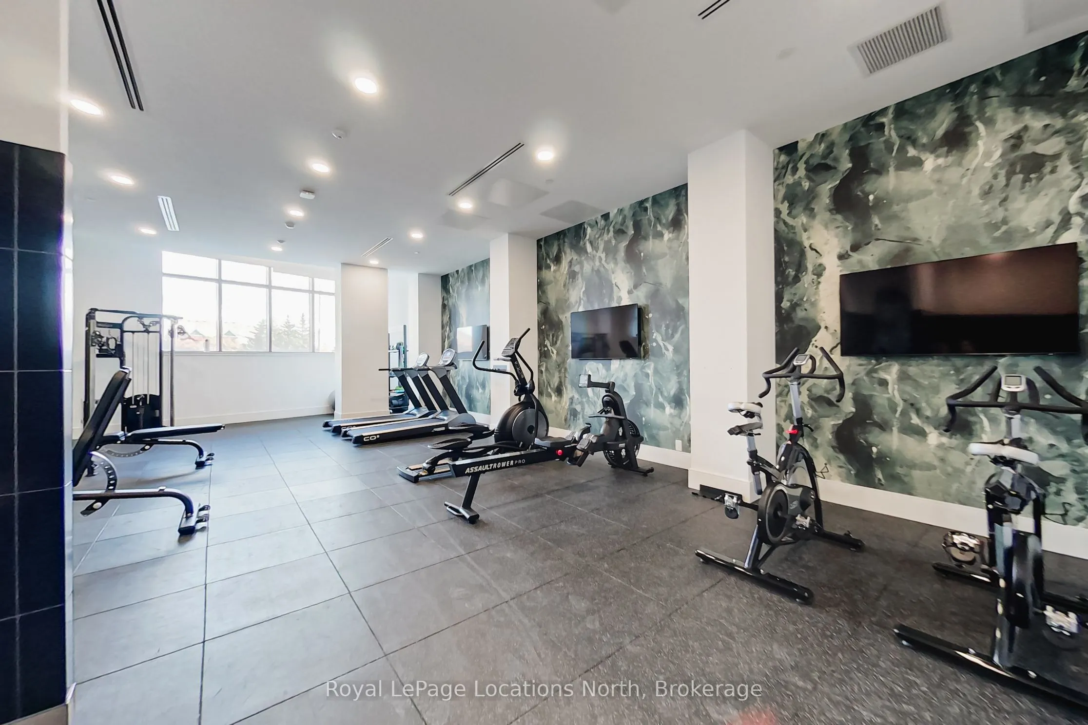 31 Huron Street, #407