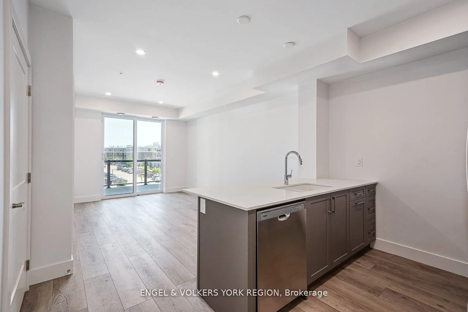 4 Kimberly Lane E, #327