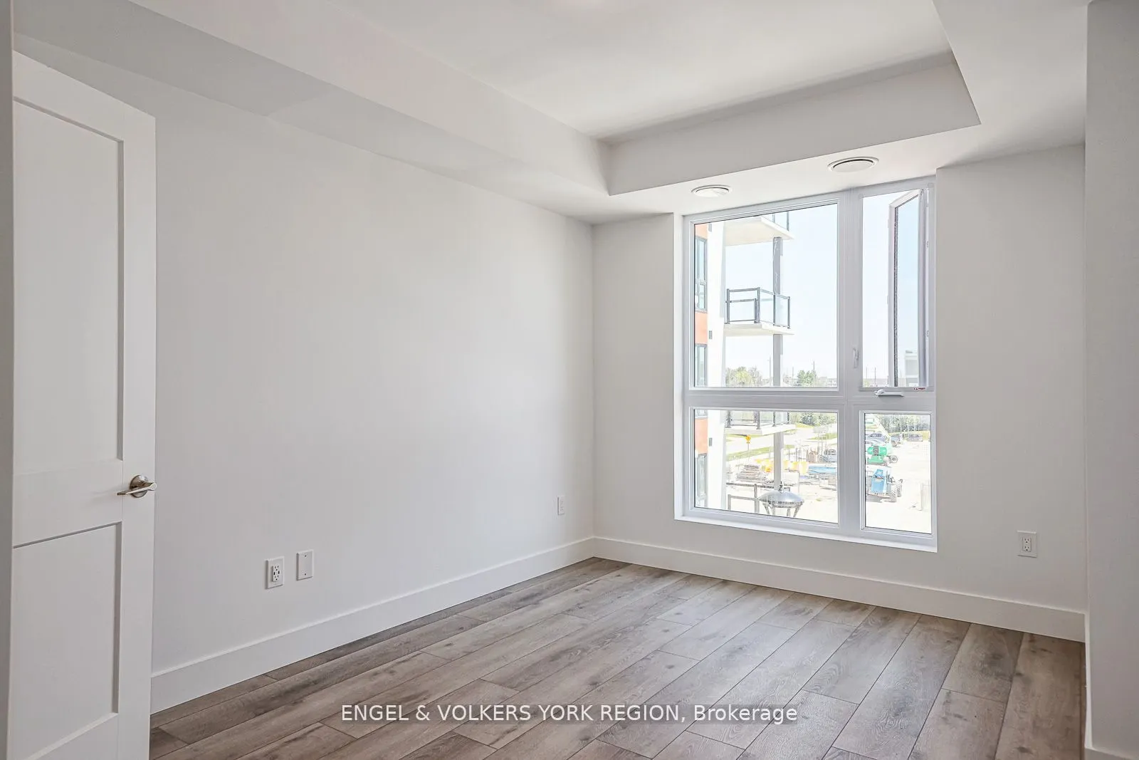 4 Kimberly Lane E, #327