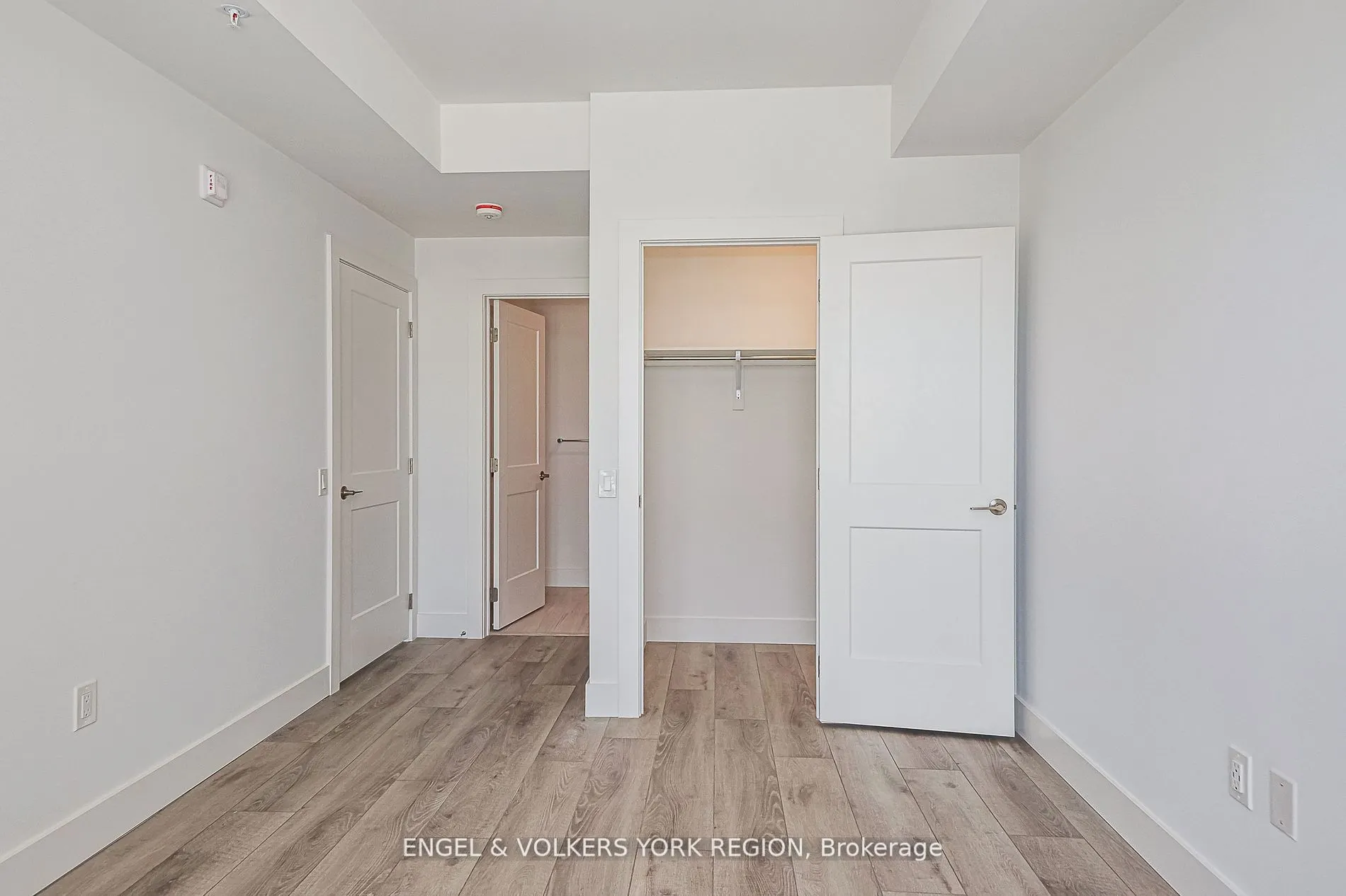 4 Kimberly Lane E, #327