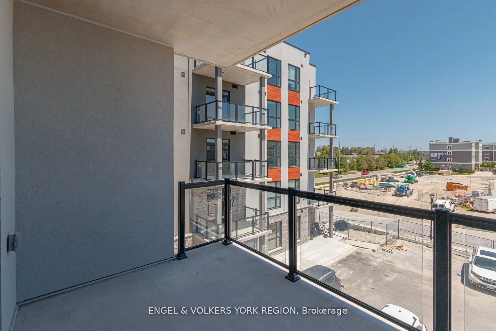 4 Kimberly Lane E, #327