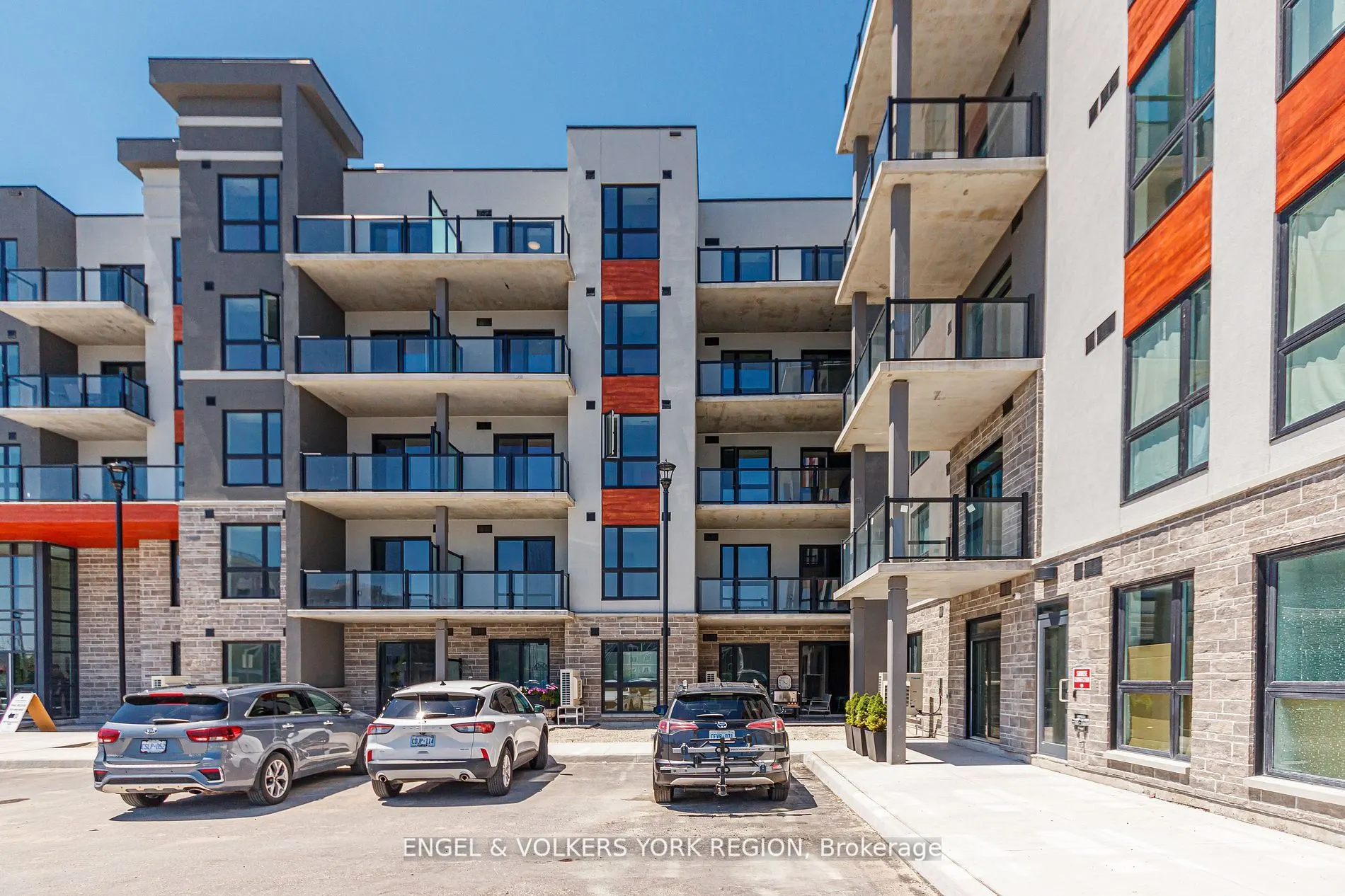 4 Kimberly Lane E, #327