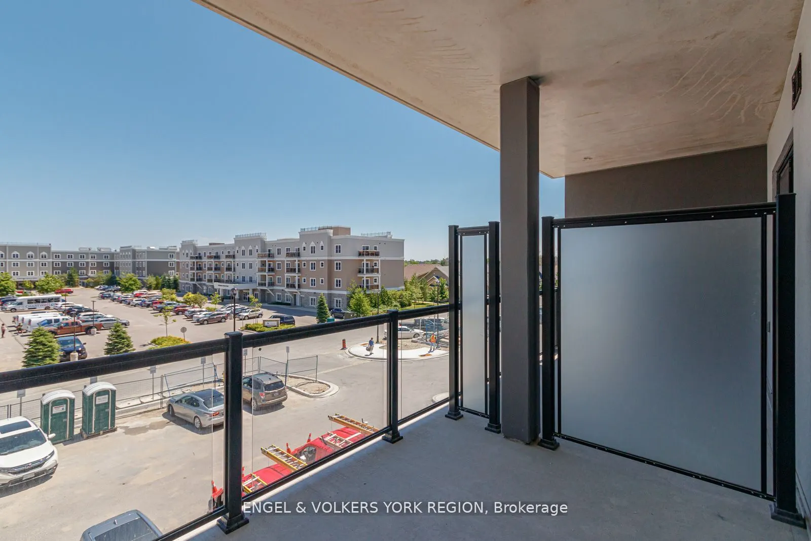 4 Kimberly Lane E, #327