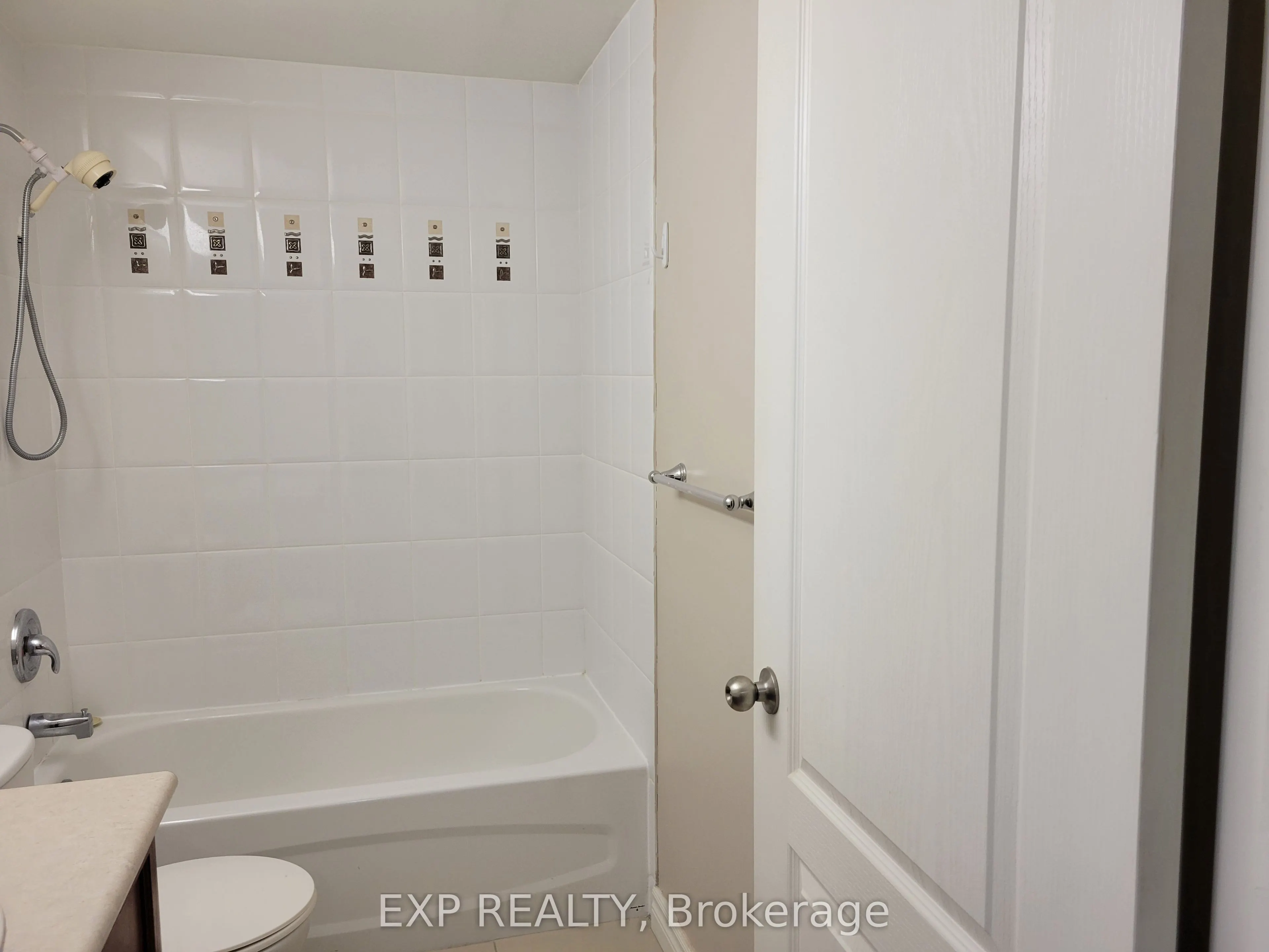 85 Barrie Road, #411