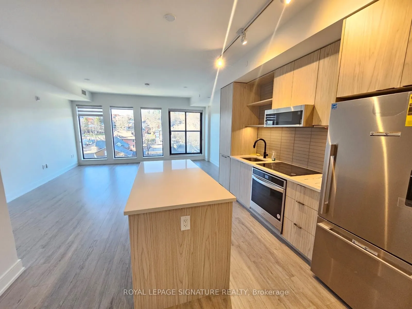 185 Dunlop Street E, #622