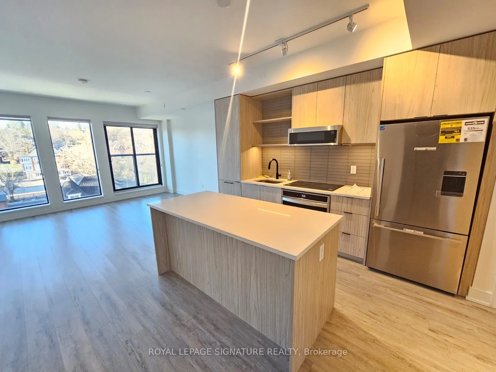 185 Dunlop Street E, #622