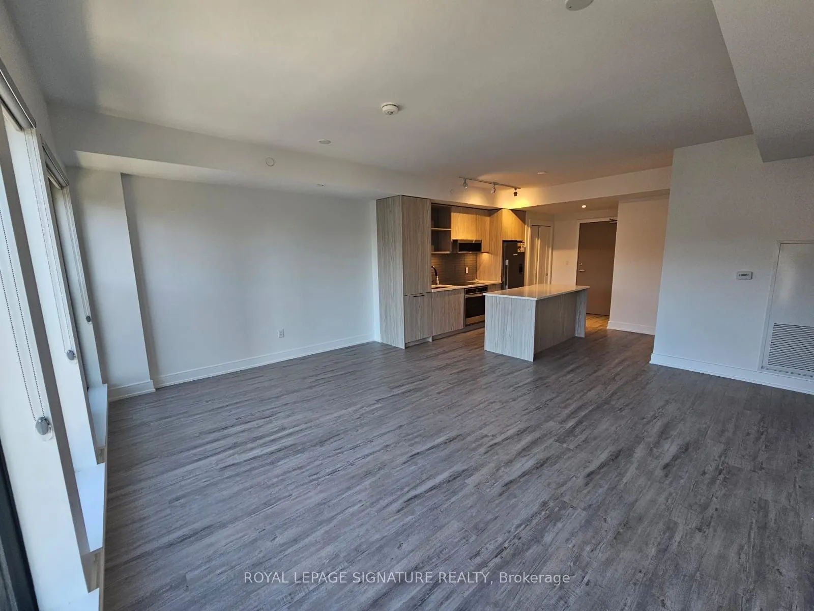 185 Dunlop Street E, #622
