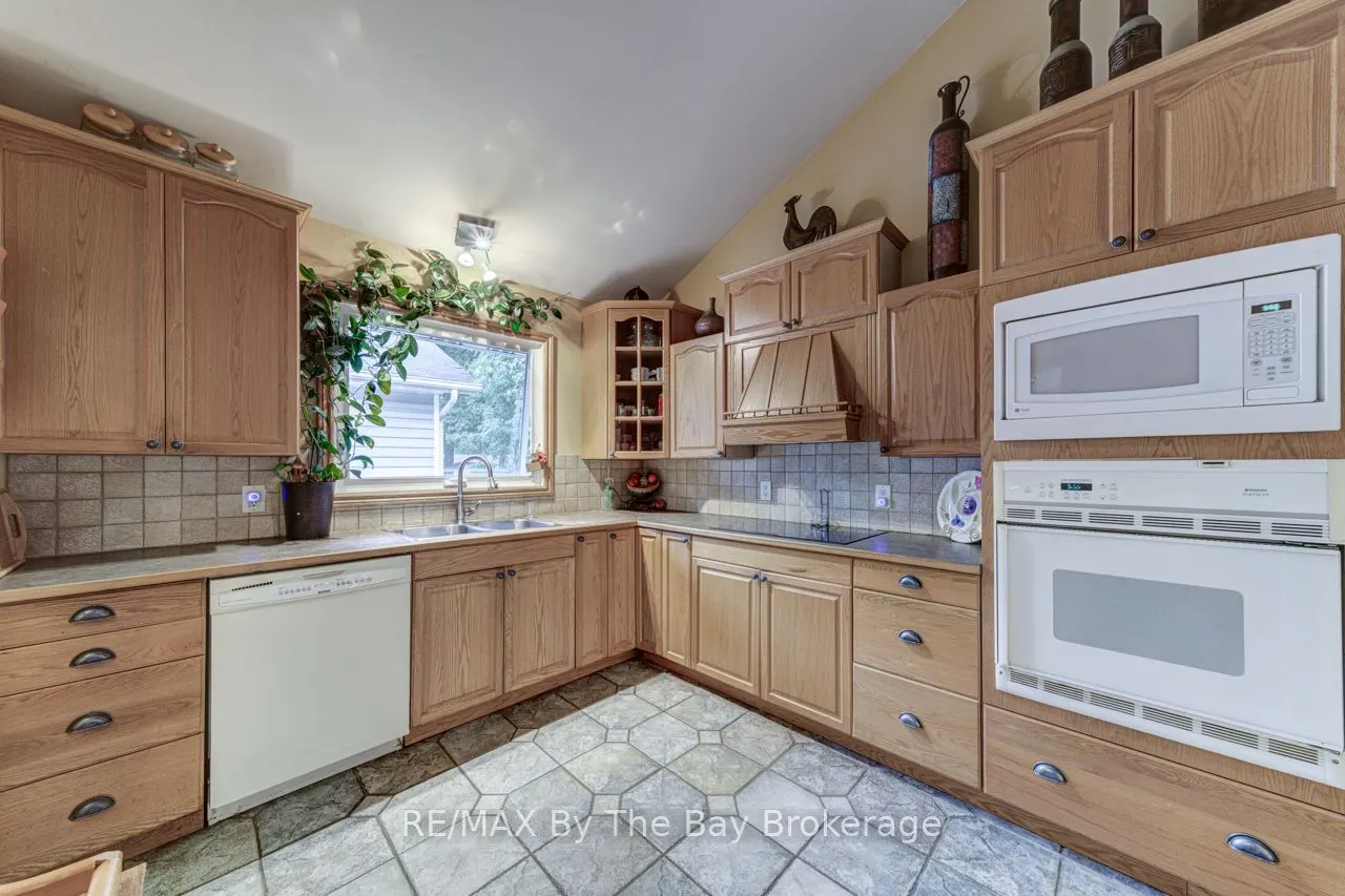 1819 River Road W