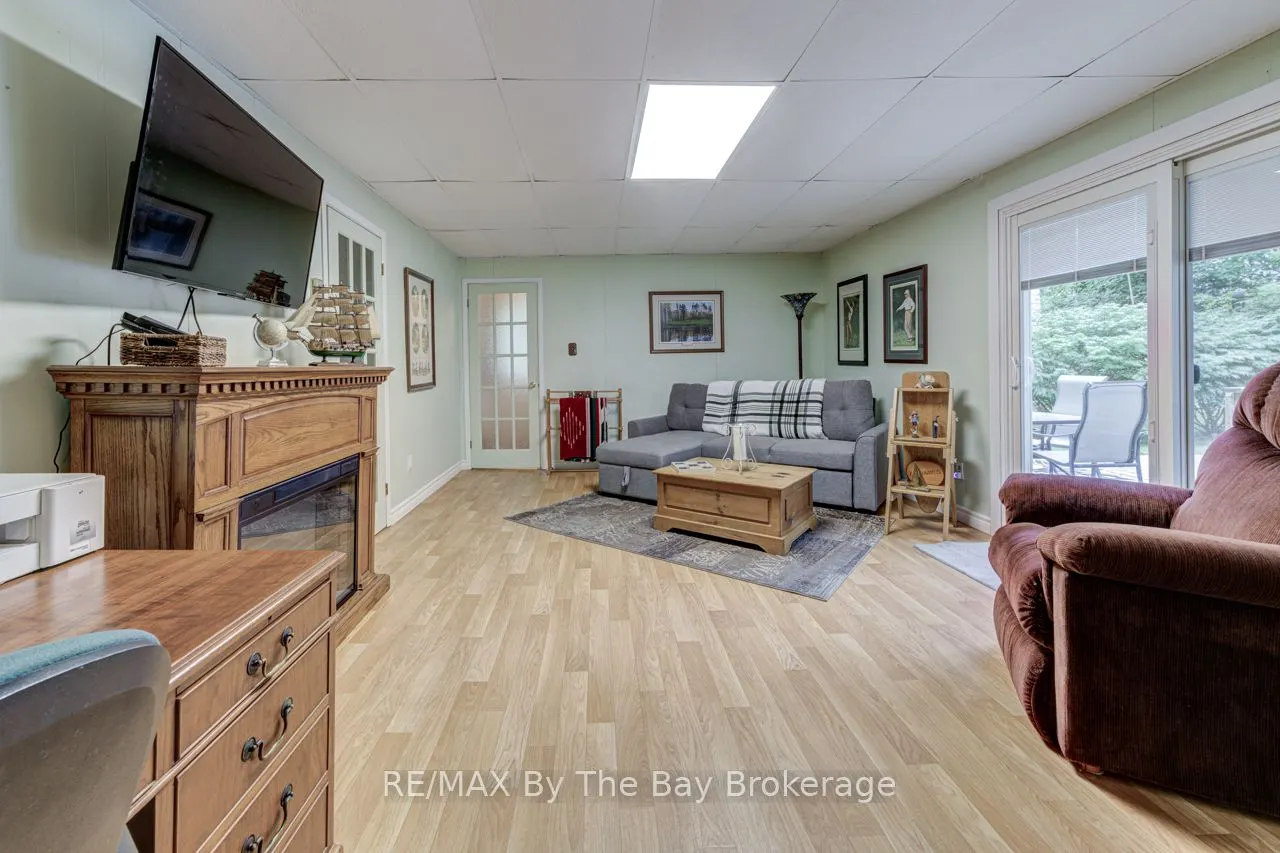 1819 River Road W