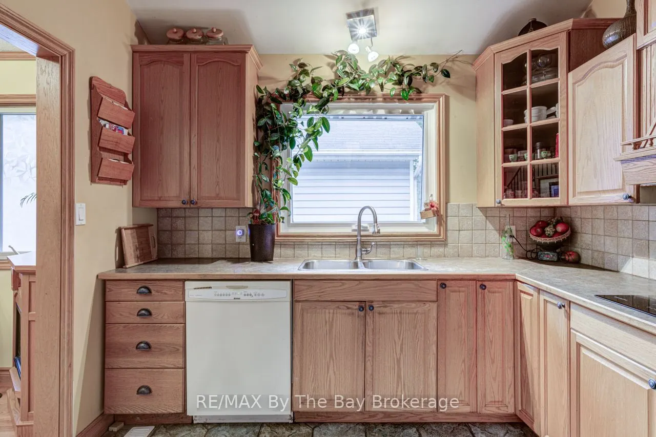 1819 River Road W