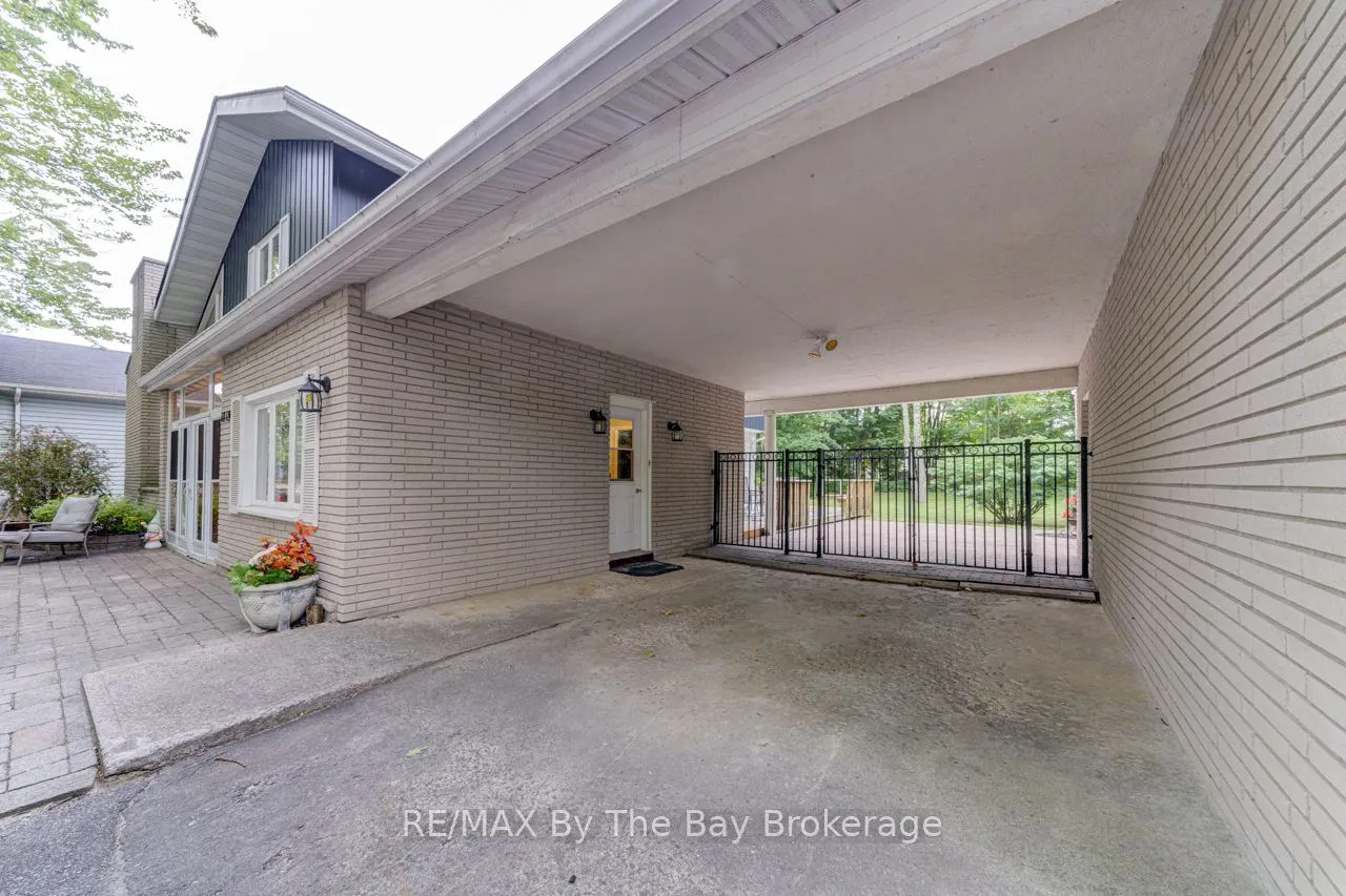 1819 River Road W