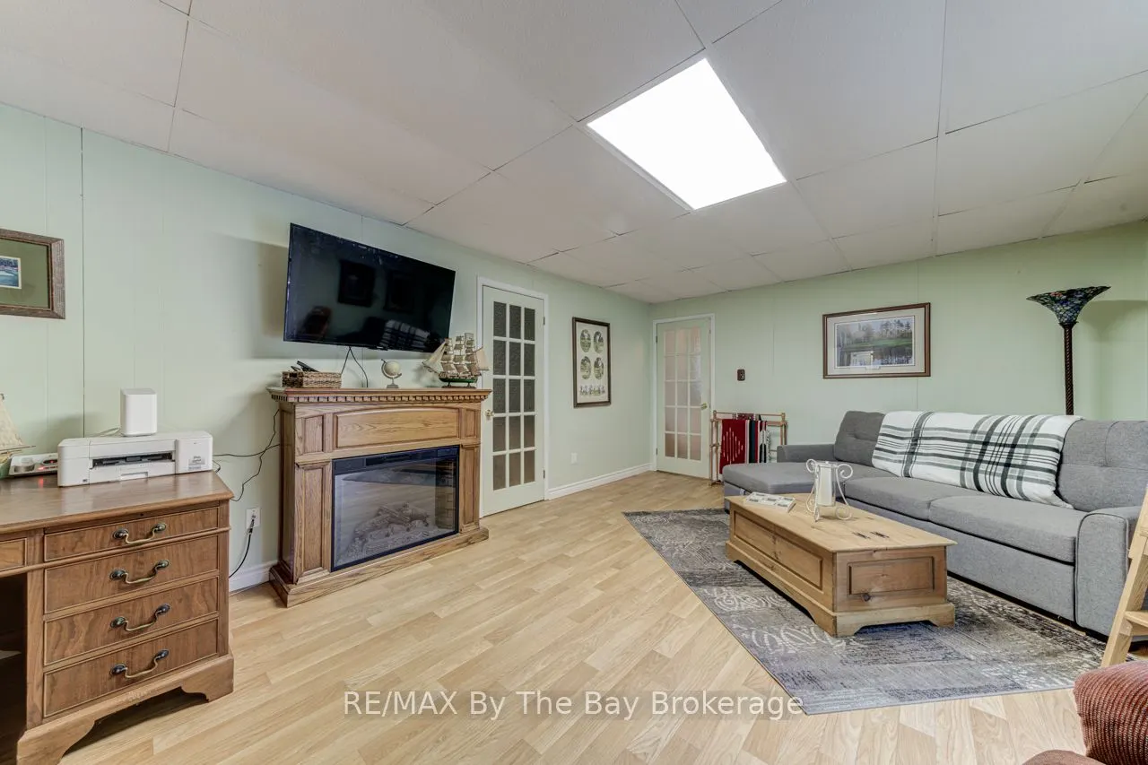 1819 River Road W