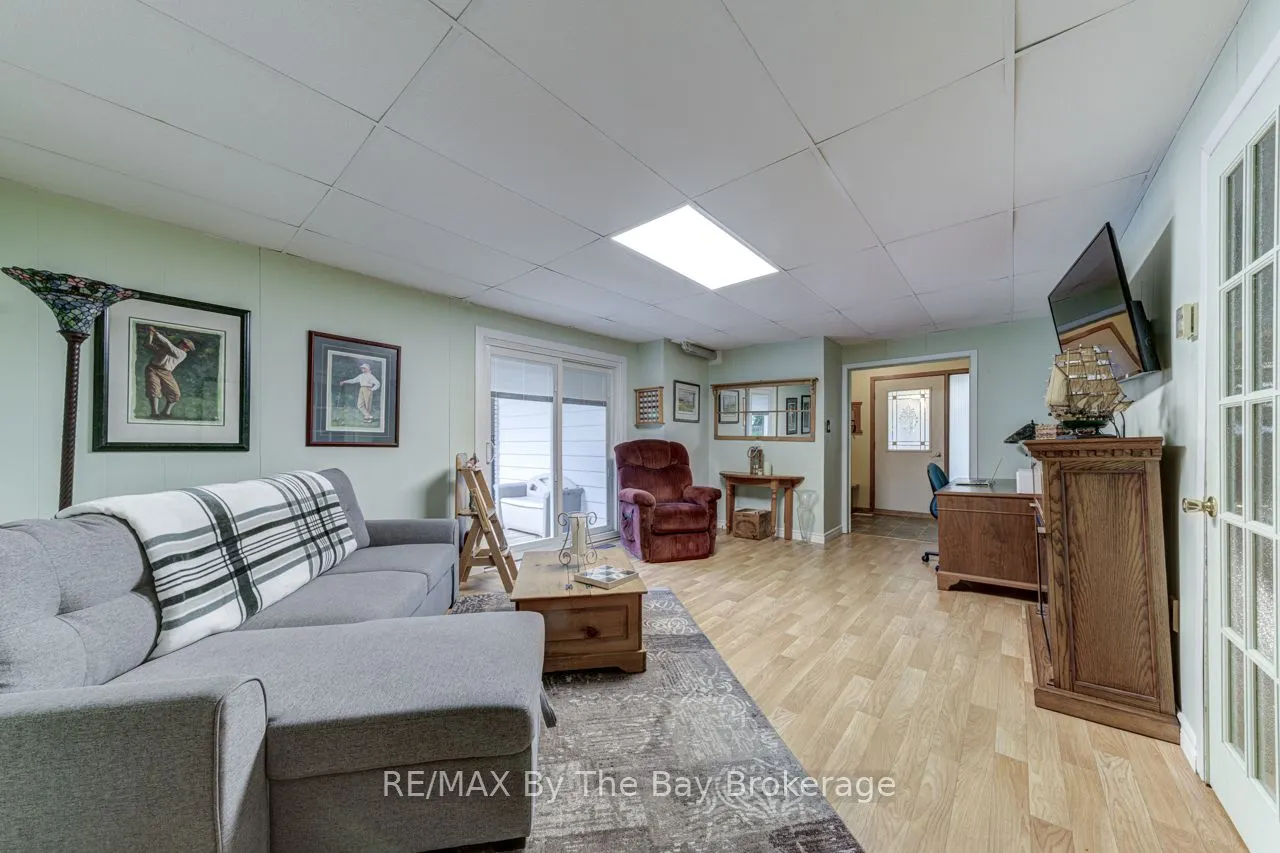 1819 River Road W
