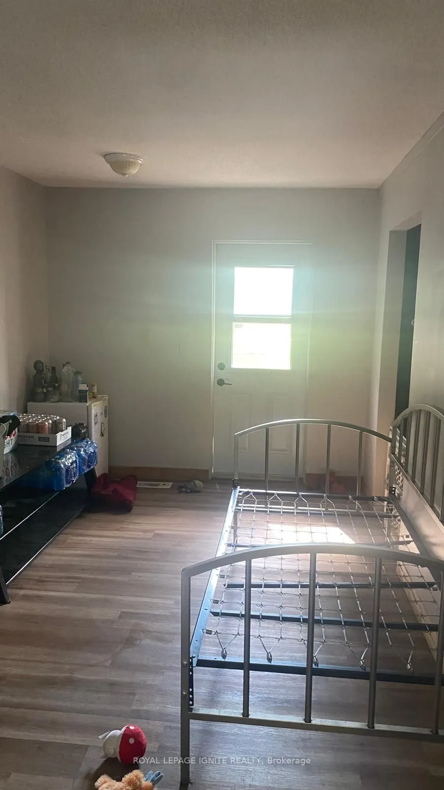385 & 387 West Street N