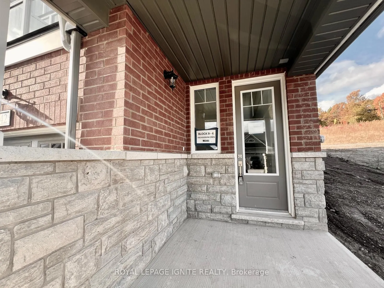 542 Hudson Crescent
