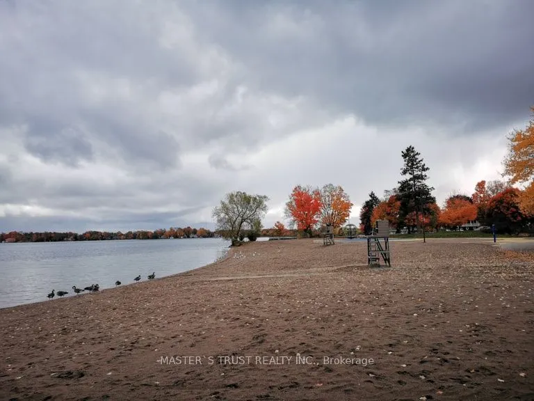 190 Borland Street E, #4