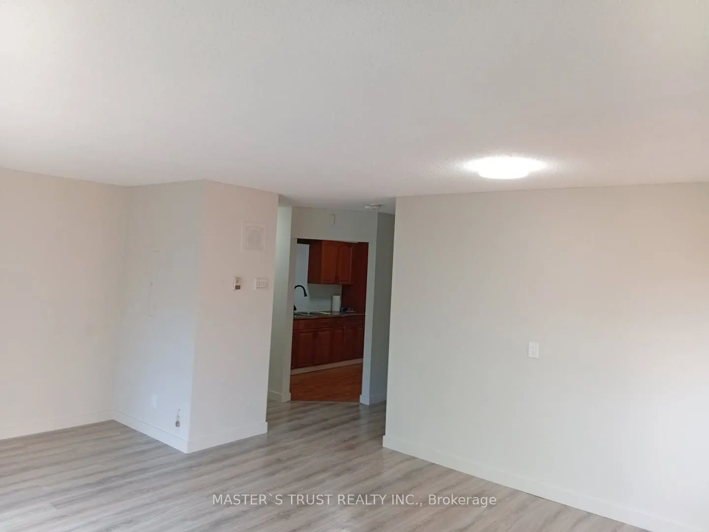 190 Borland Street E, #4