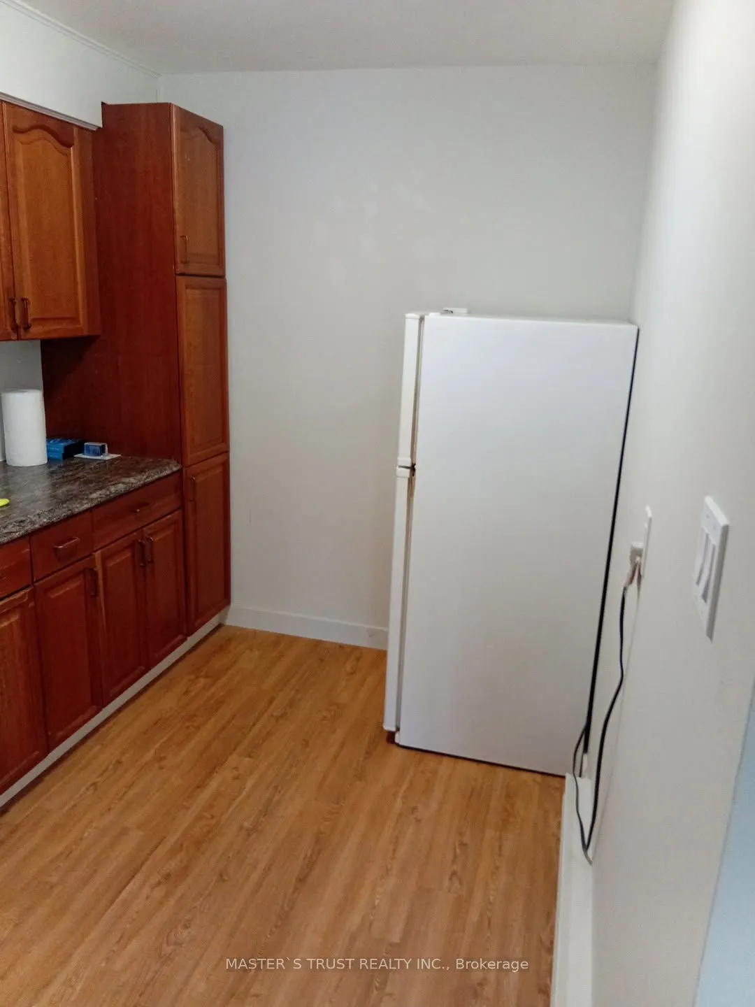 190 Borland Street E, #4