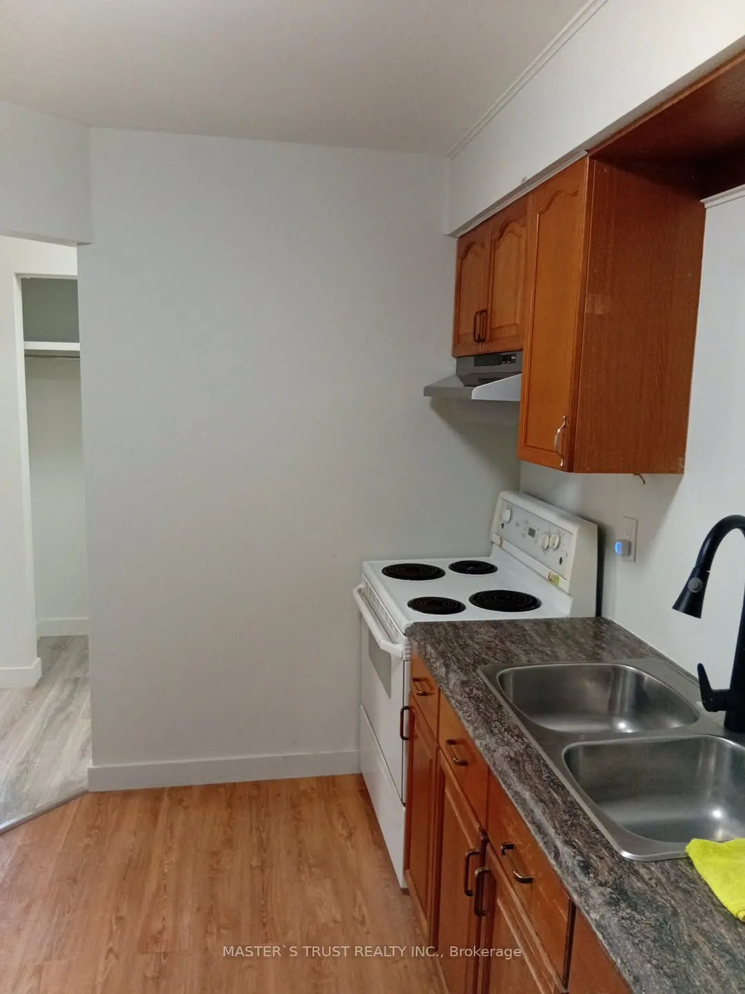 190 Borland Street E, #4