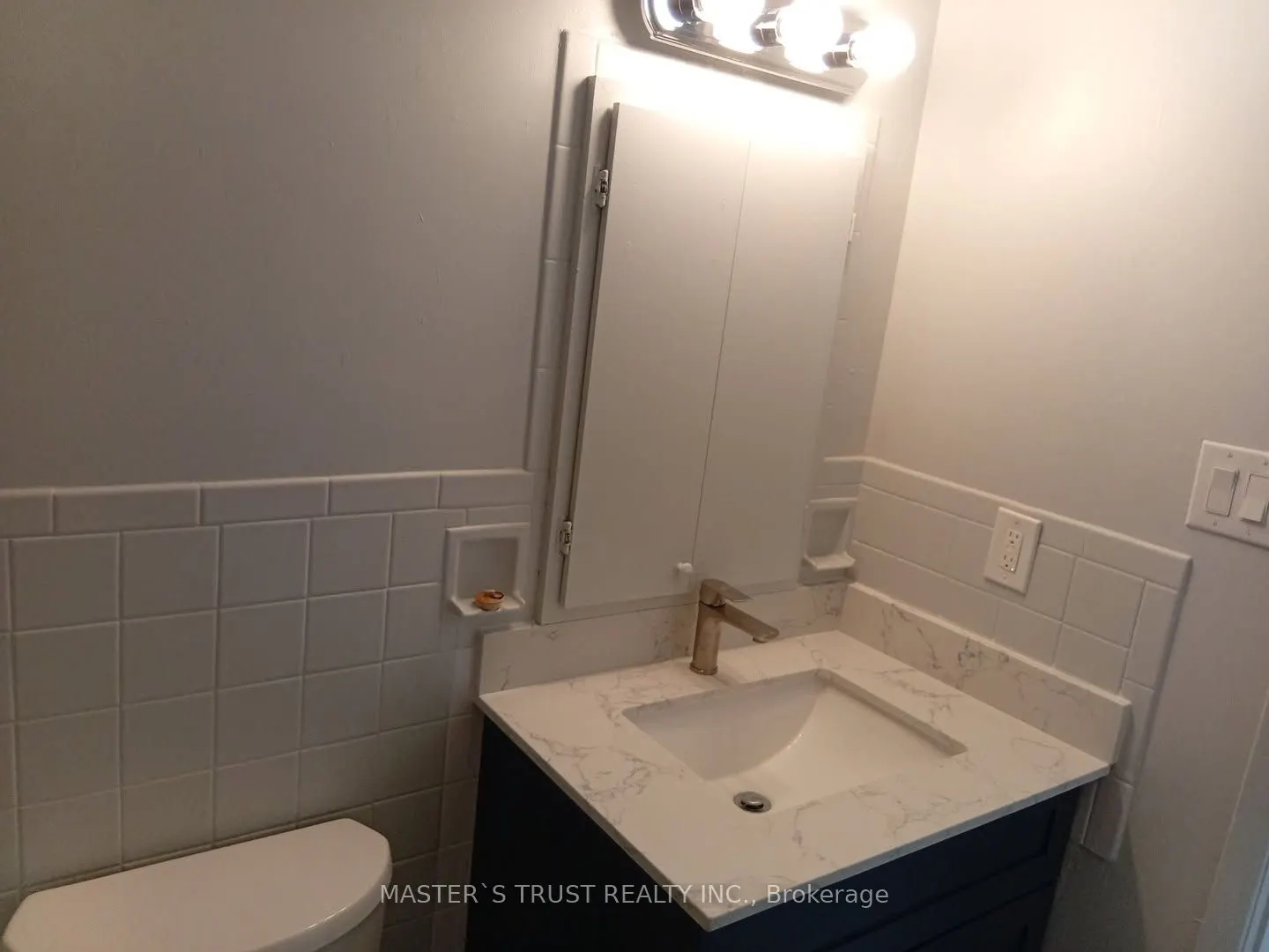 190 Borland Street E, #4