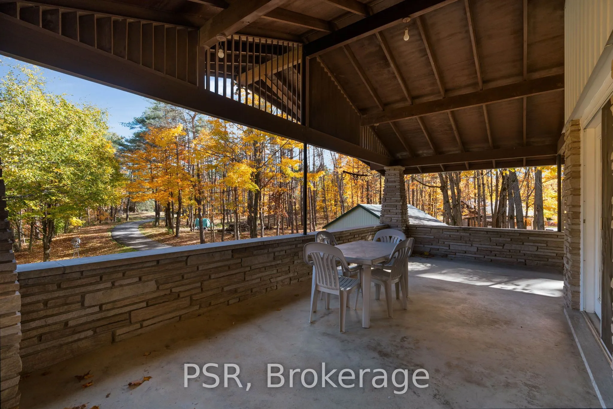 1632 Old Barrie Road E