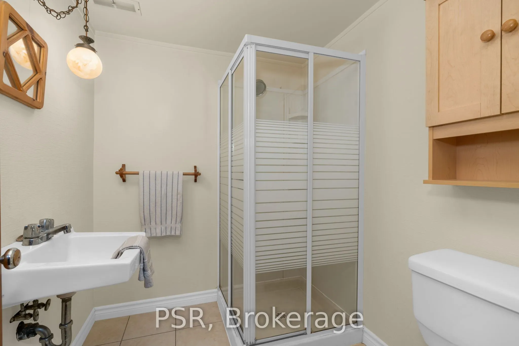 1632 Old Barrie Road E