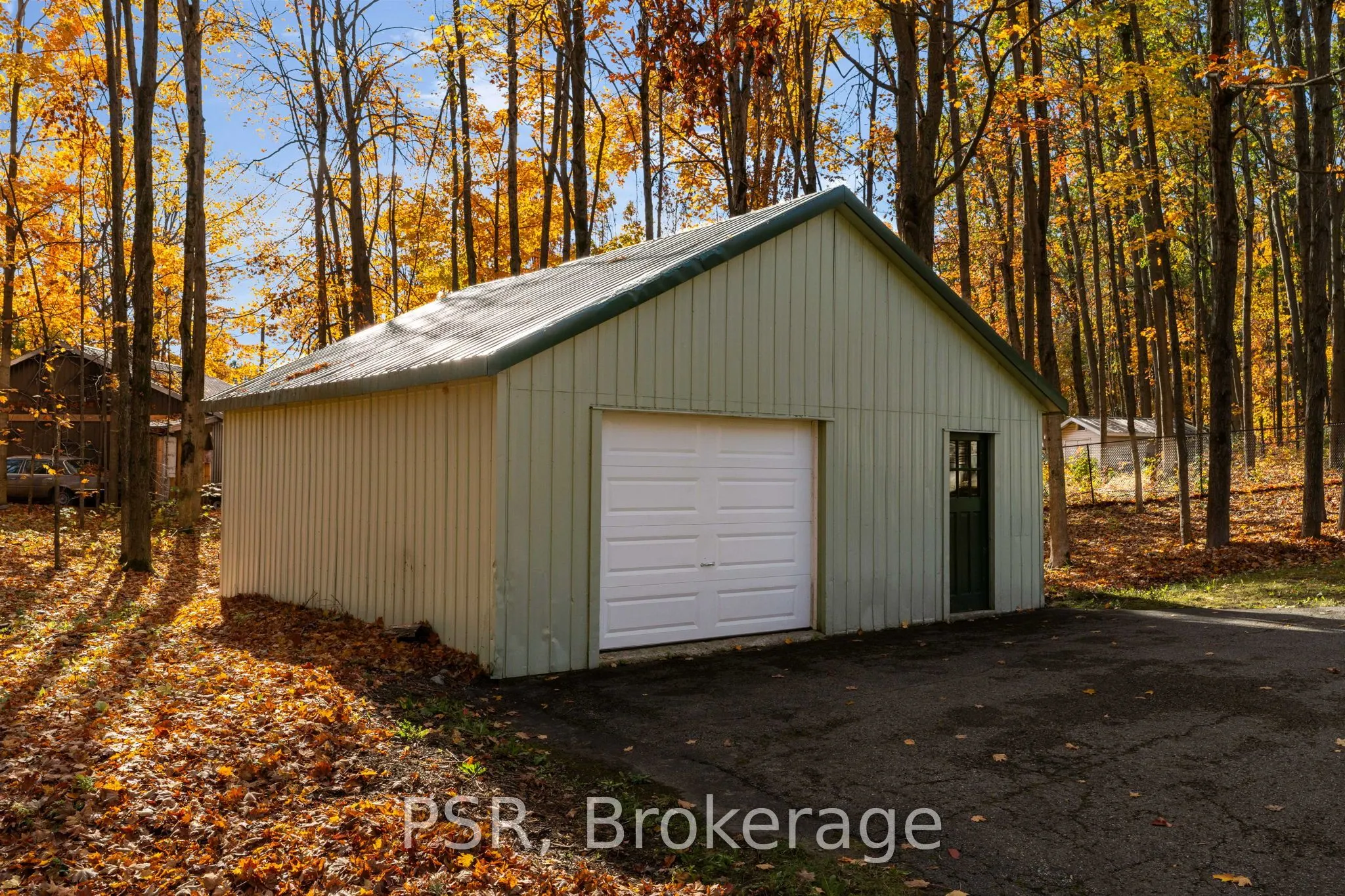 1632 Old Barrie Road E