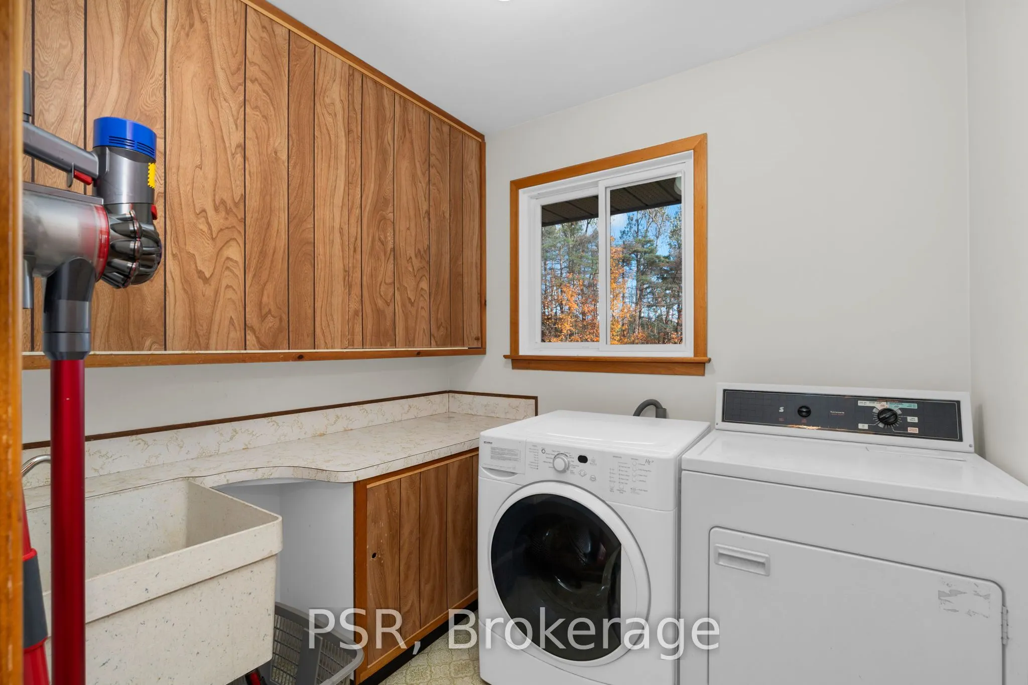 1632 Old Barrie Road E