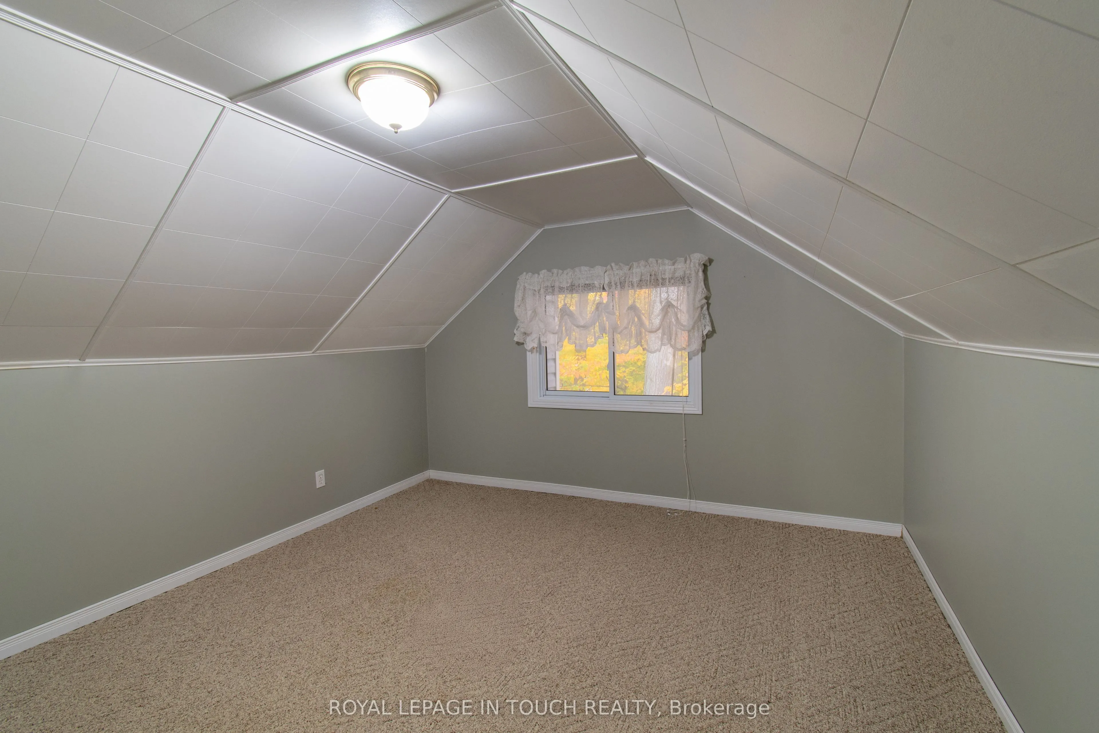 748 Overhead bridge Road