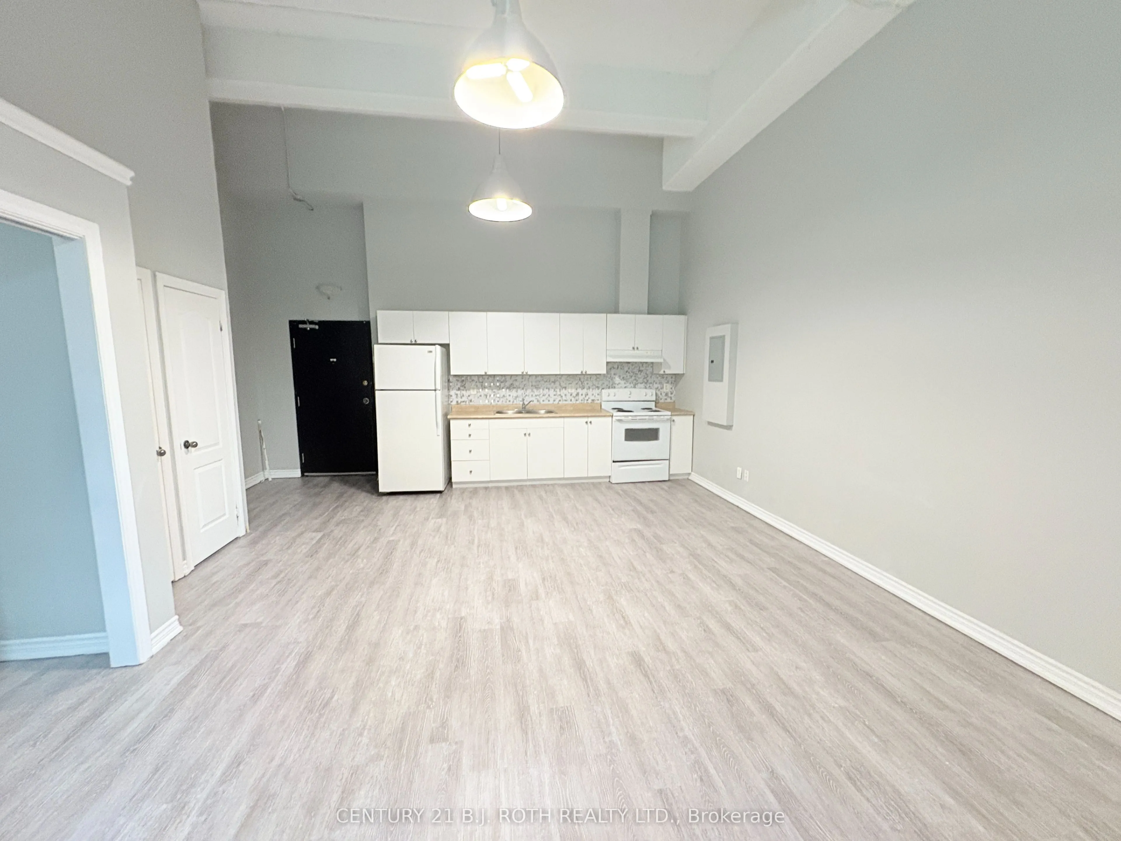 19 Dunlop Street W, #104