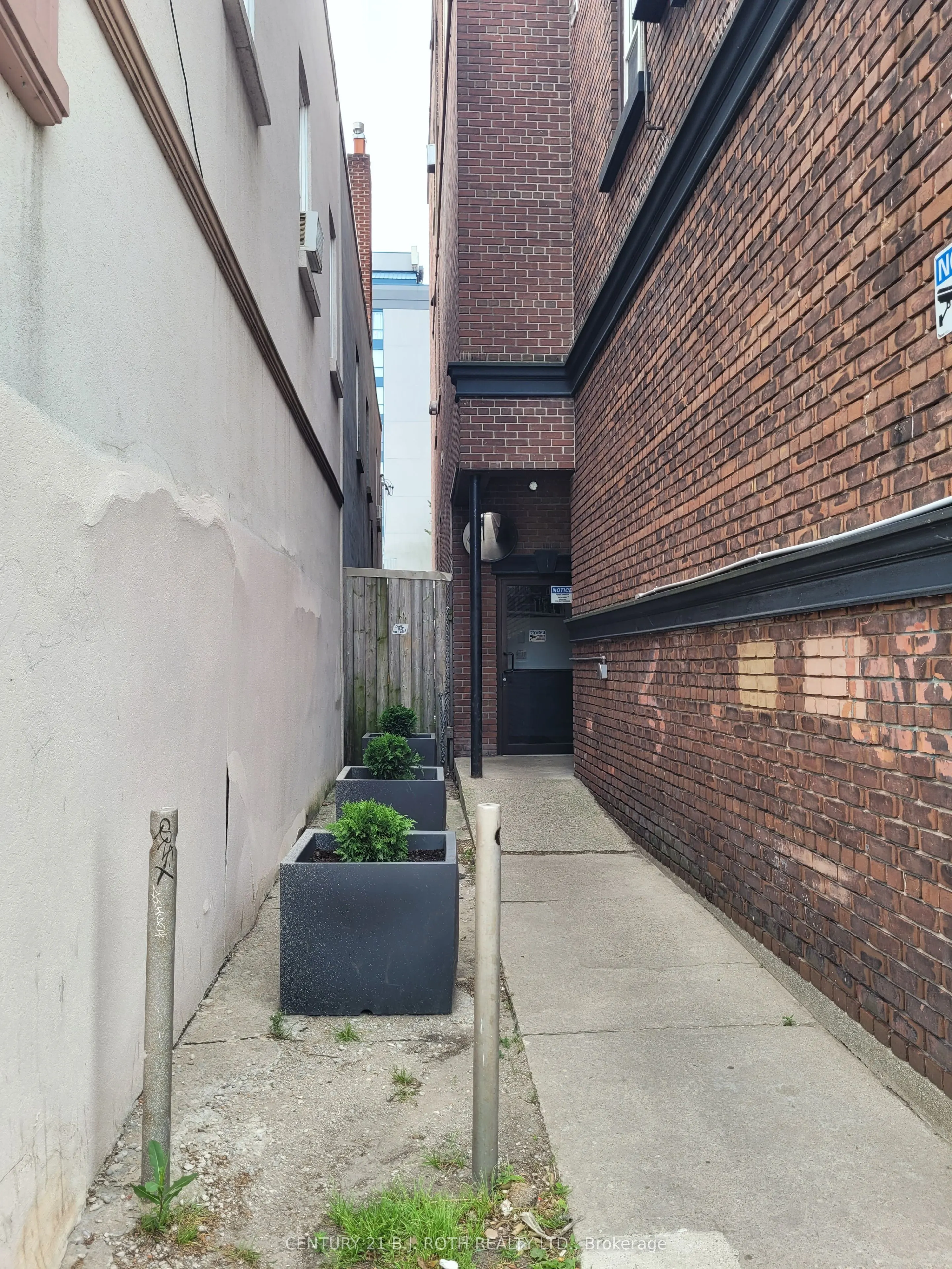 19 Dunlop Street W, #104